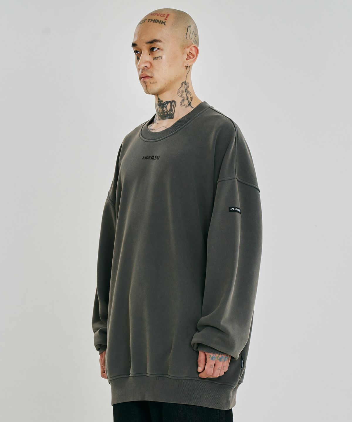 아조바이아조(AJOBYAJO) [PBA] Five AJO Logos Washed Sweatshirt [CHARCOAL]
