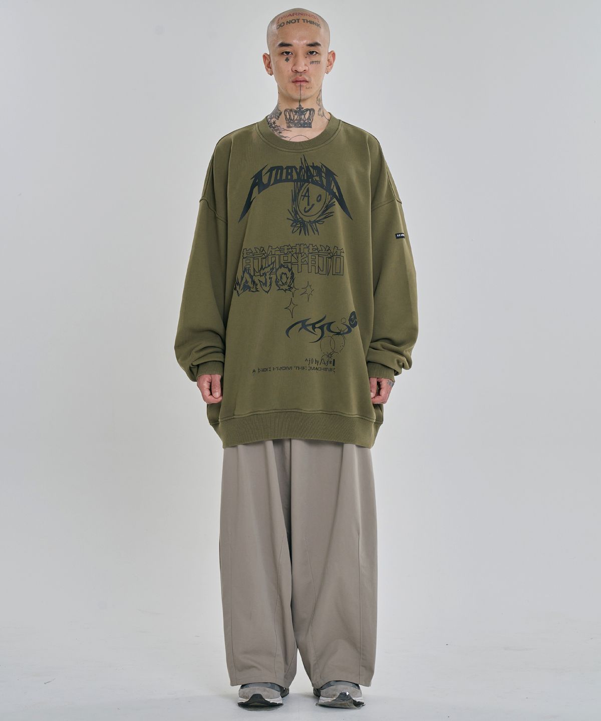 아조바이아조(AJOBYAJO) [PBA] AJOLICA Collage Sweatshirt [KHAKI]