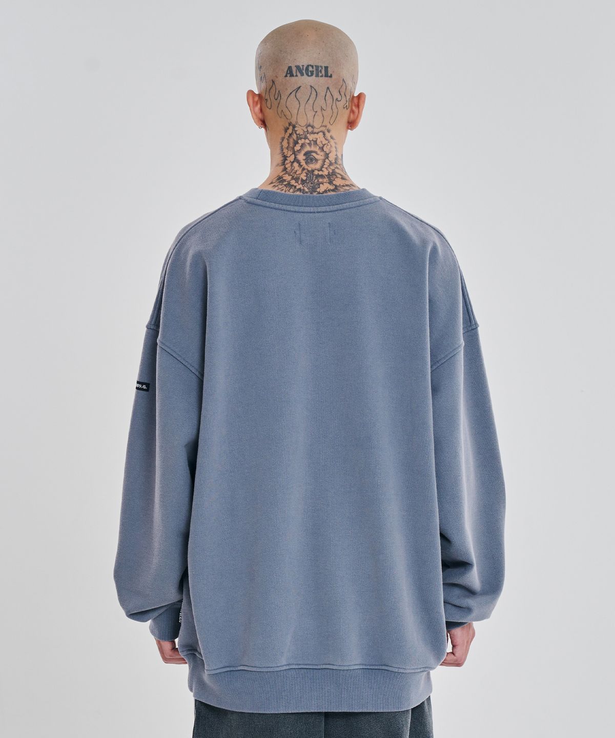 아조바이아조(AJOBYAJO) [PBA] AJOLICA Collage Sweatshirt [BLUE]