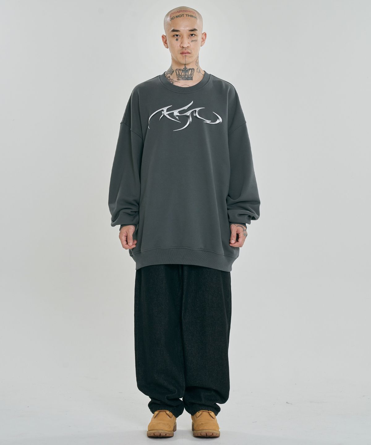 아조바이아조(AJOBYAJO) [PBA] Tribal AJO Sweatshirt [CHARCOAL]