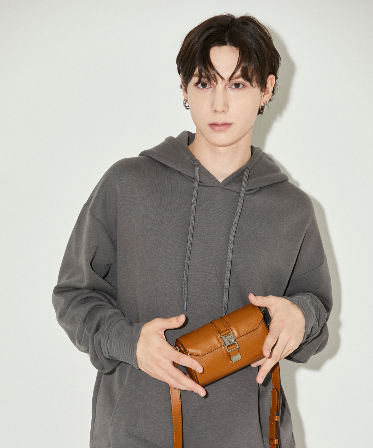 수아도(SUHADO) 브리즈 실린더백_브라운