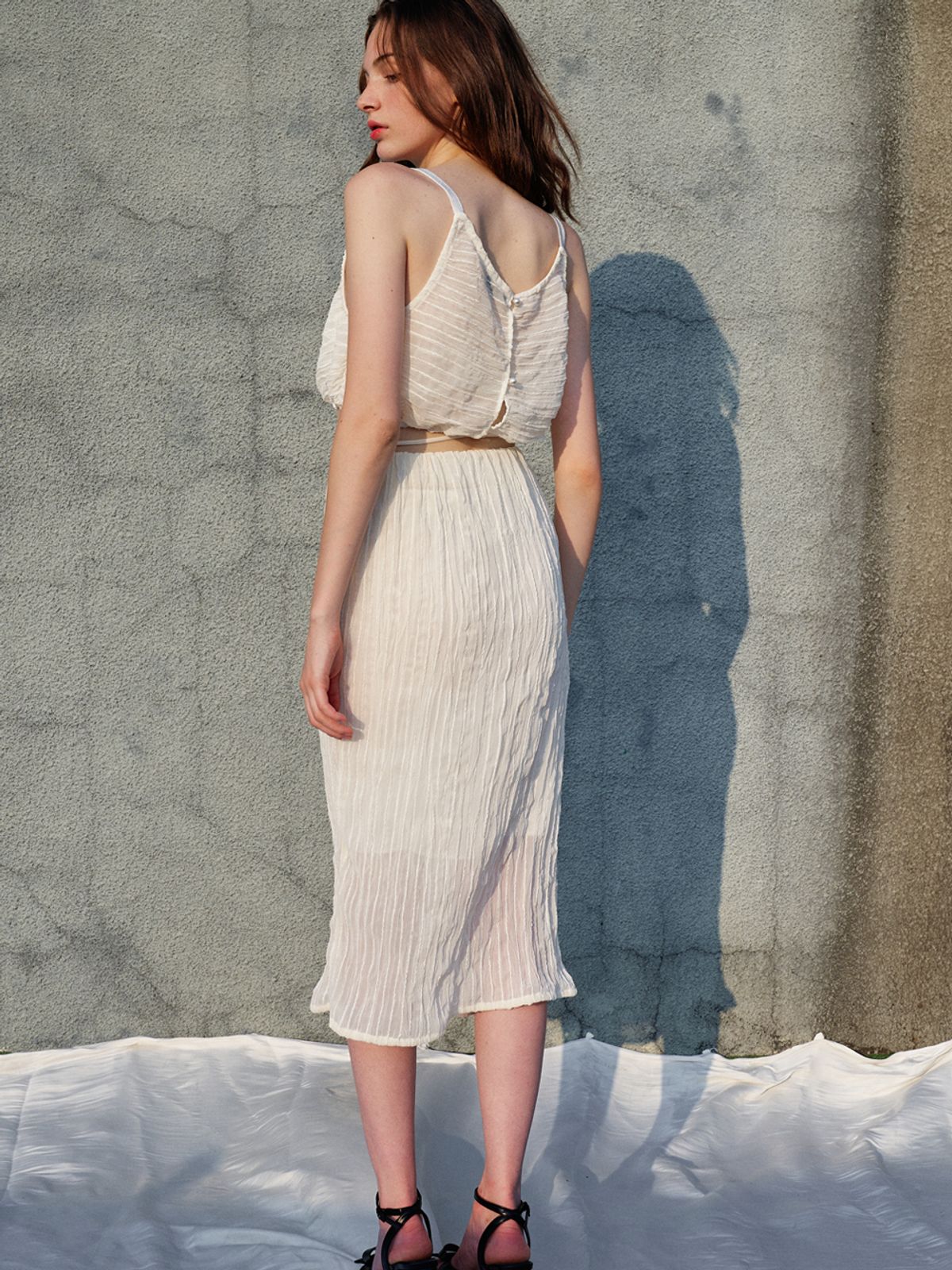 쏘리, 투 머치 러브(SORRY, TOO MUCH LOVE) Lofty Pleats Chiffon Two-Piece Dress_Cream