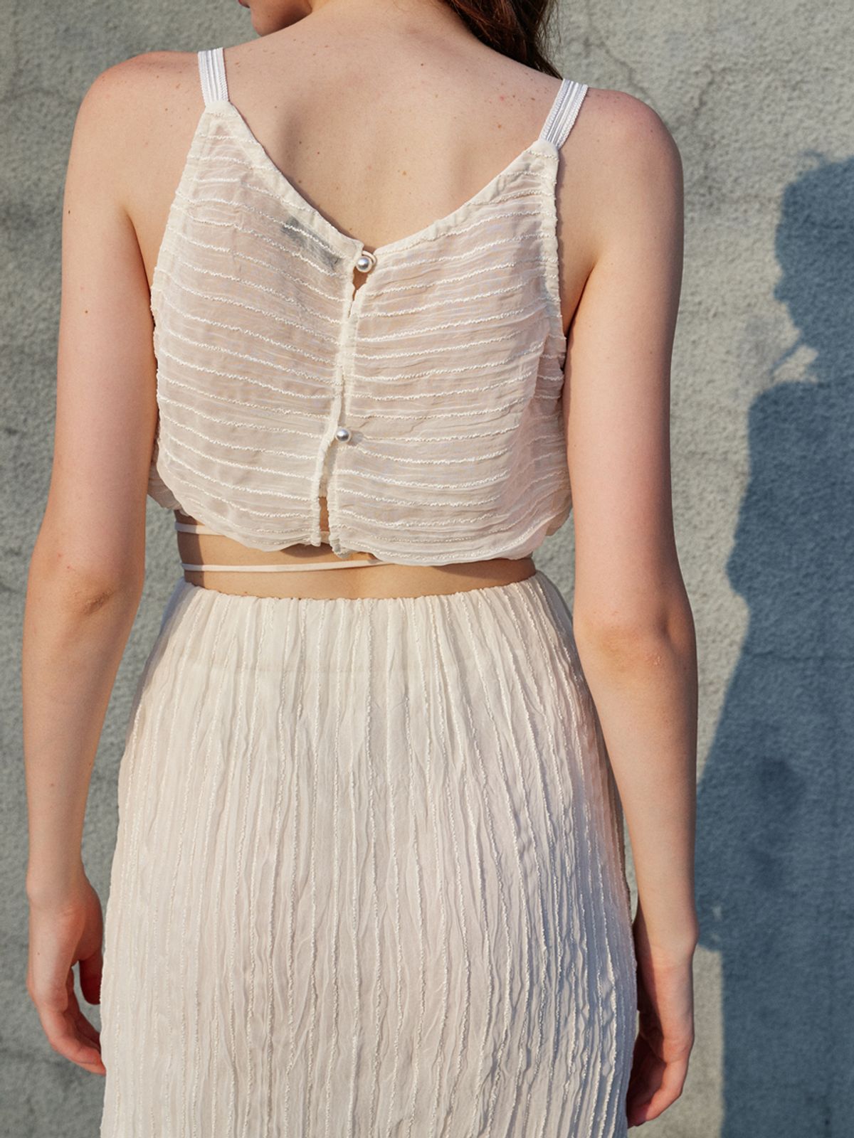 쏘리, 투 머치 러브(SORRY, TOO MUCH LOVE) Lofty Pleats Chiffon Two-Piece Dress_Cream