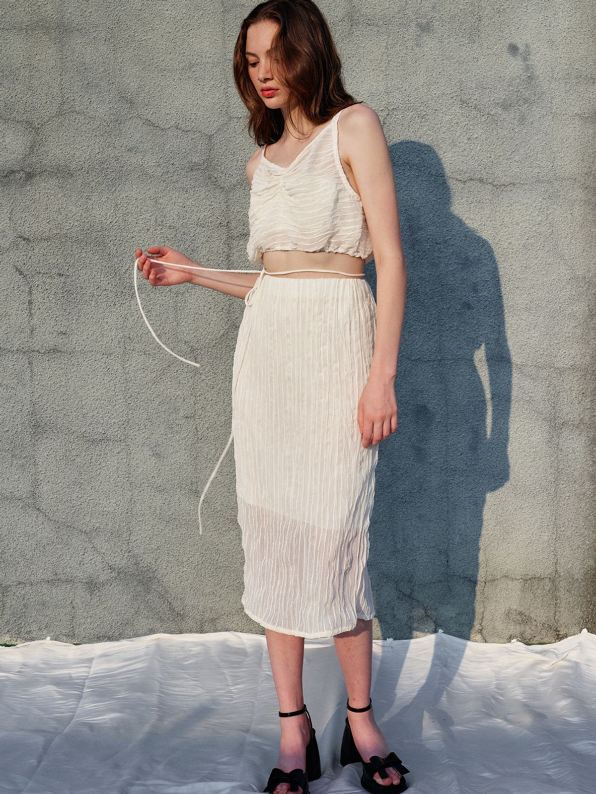 쏘리, 투 머치 러브(SORRY, TOO MUCH LOVE) Lofty Pleats Chiffon Two-Piece Dress_Cream