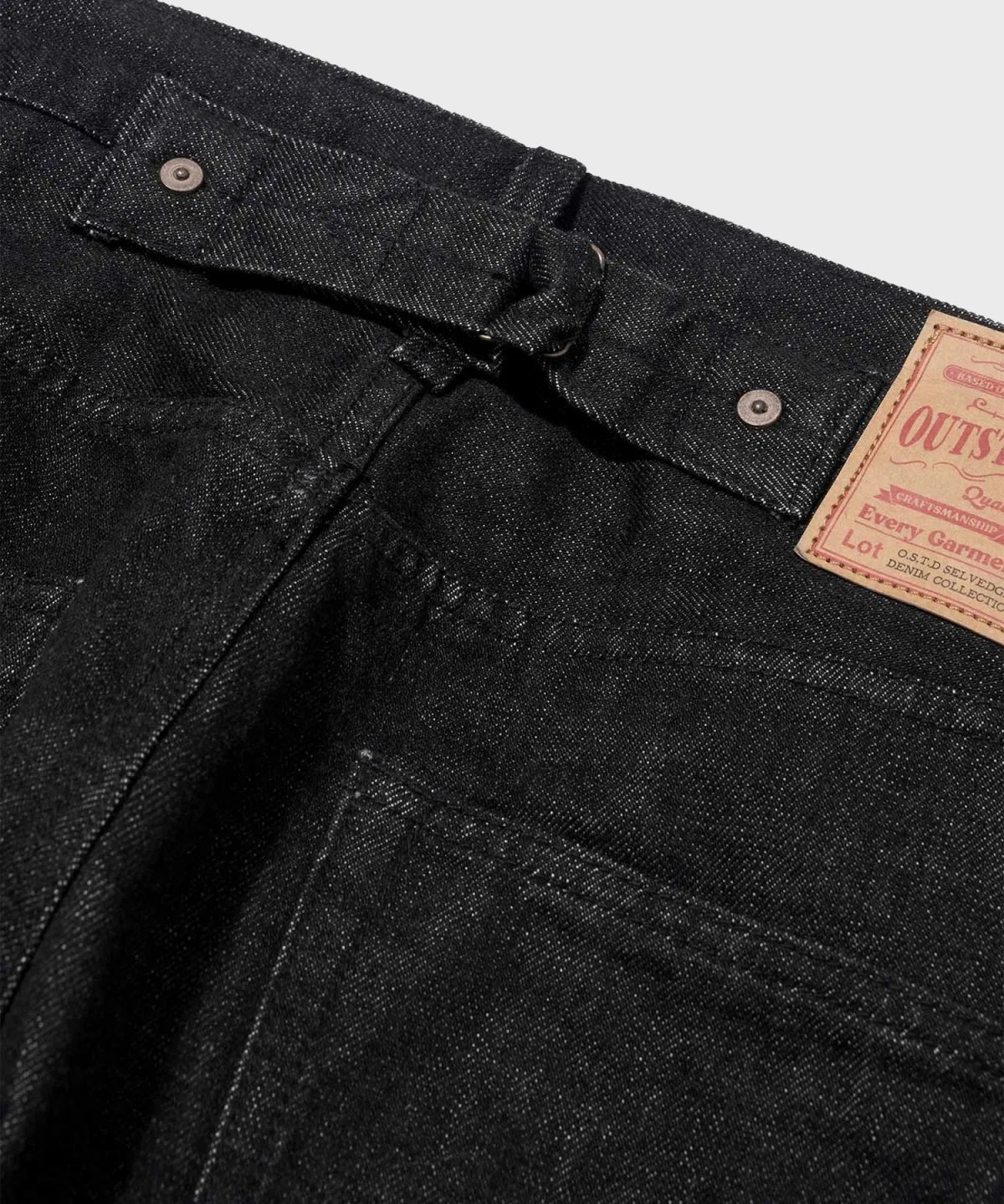아웃스탠딩(OUTSTANDING) 30’S CINCH BACK SELVEDGE WIDE PANTS_BLACK