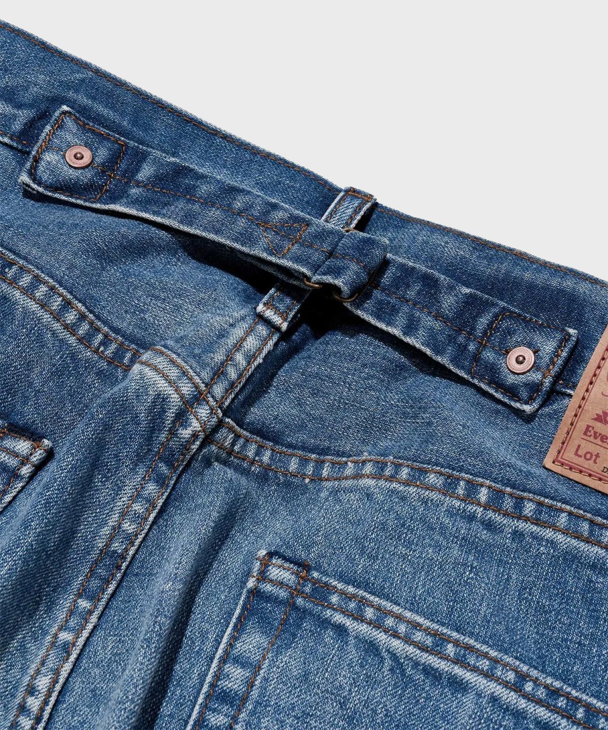 아웃스탠딩(OUTSTANDING) 30’S CINCH BACK SELVEDGE WIDE PANTS_L.BLUE