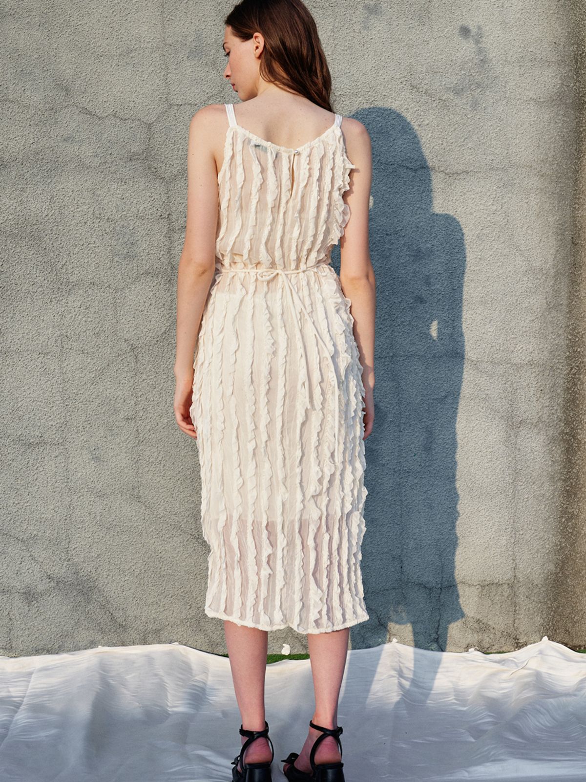 쏘리, 투 머치 러브(SORRY, TOO MUCH LOVE) Ariana Natural Pleats Chiffon Dress_Ivory
