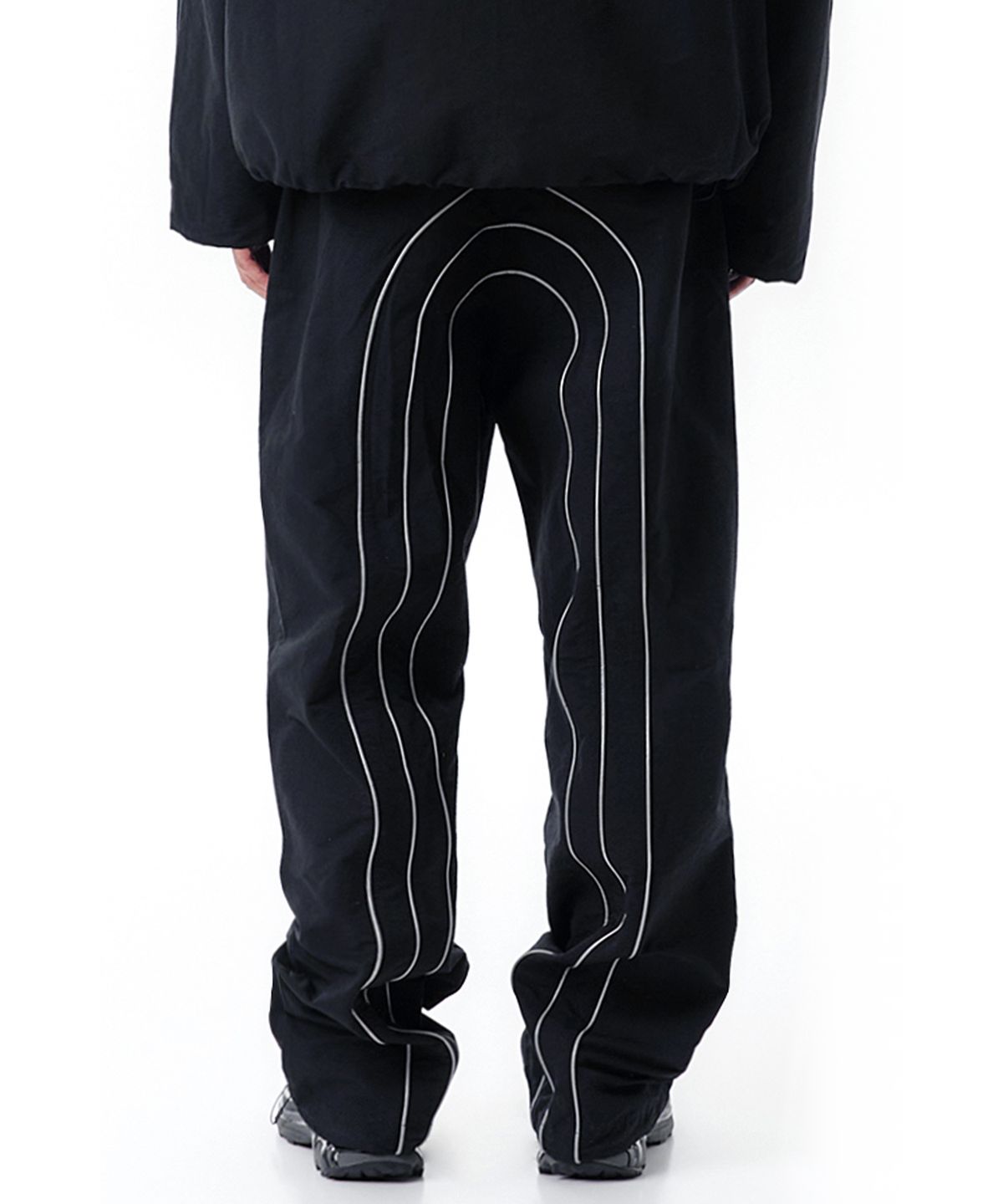 오픈야드(오와이)(OPENYARD(OY)) PIPING CURVE LINE TRACK PANTS-BLACK