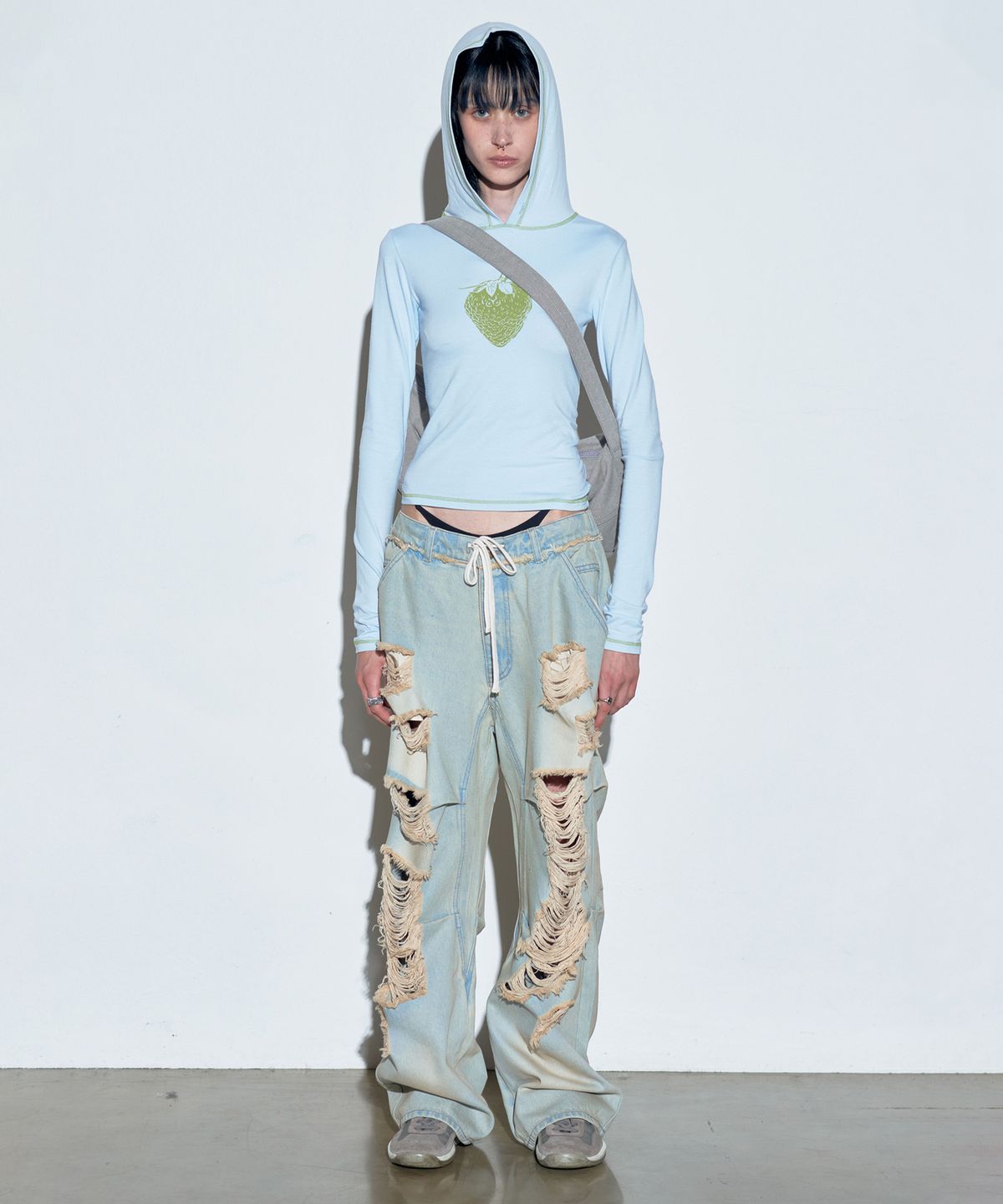 스컬프터(SCULPTOR) Strawberry Hoodie Pale Blue