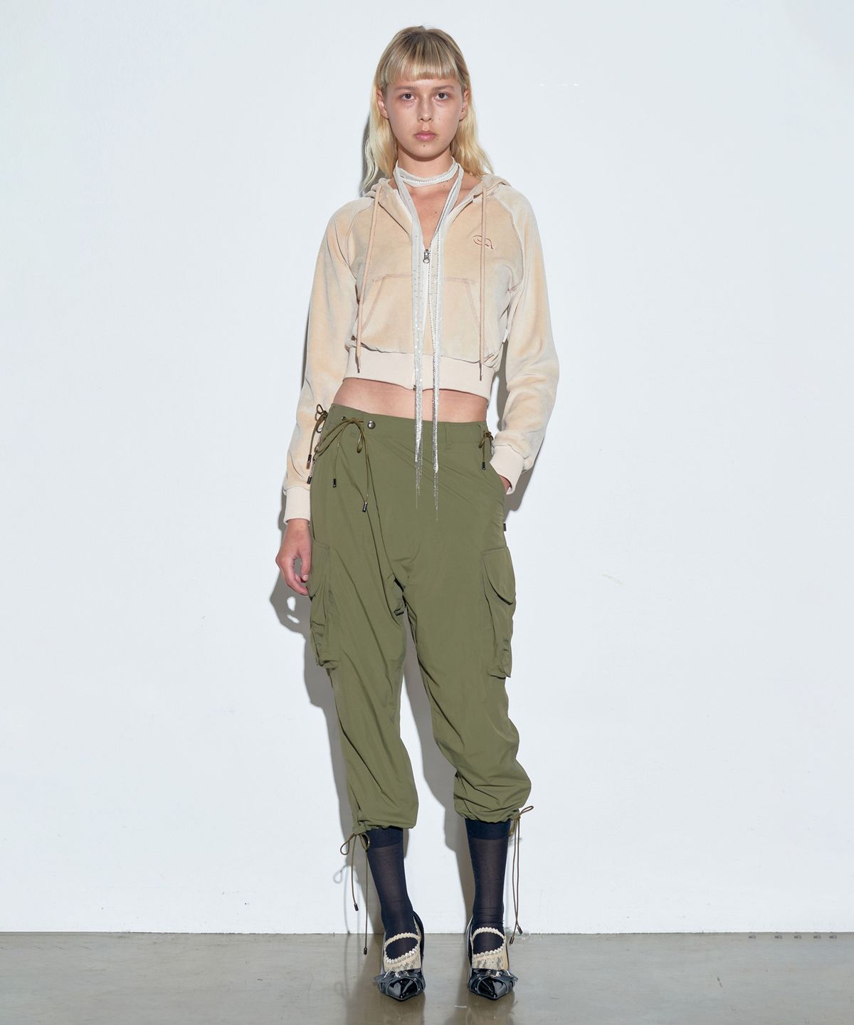스컬프터(SCULPTOR) Velour Crop Zip-Up Hoodie Ballerina Nude