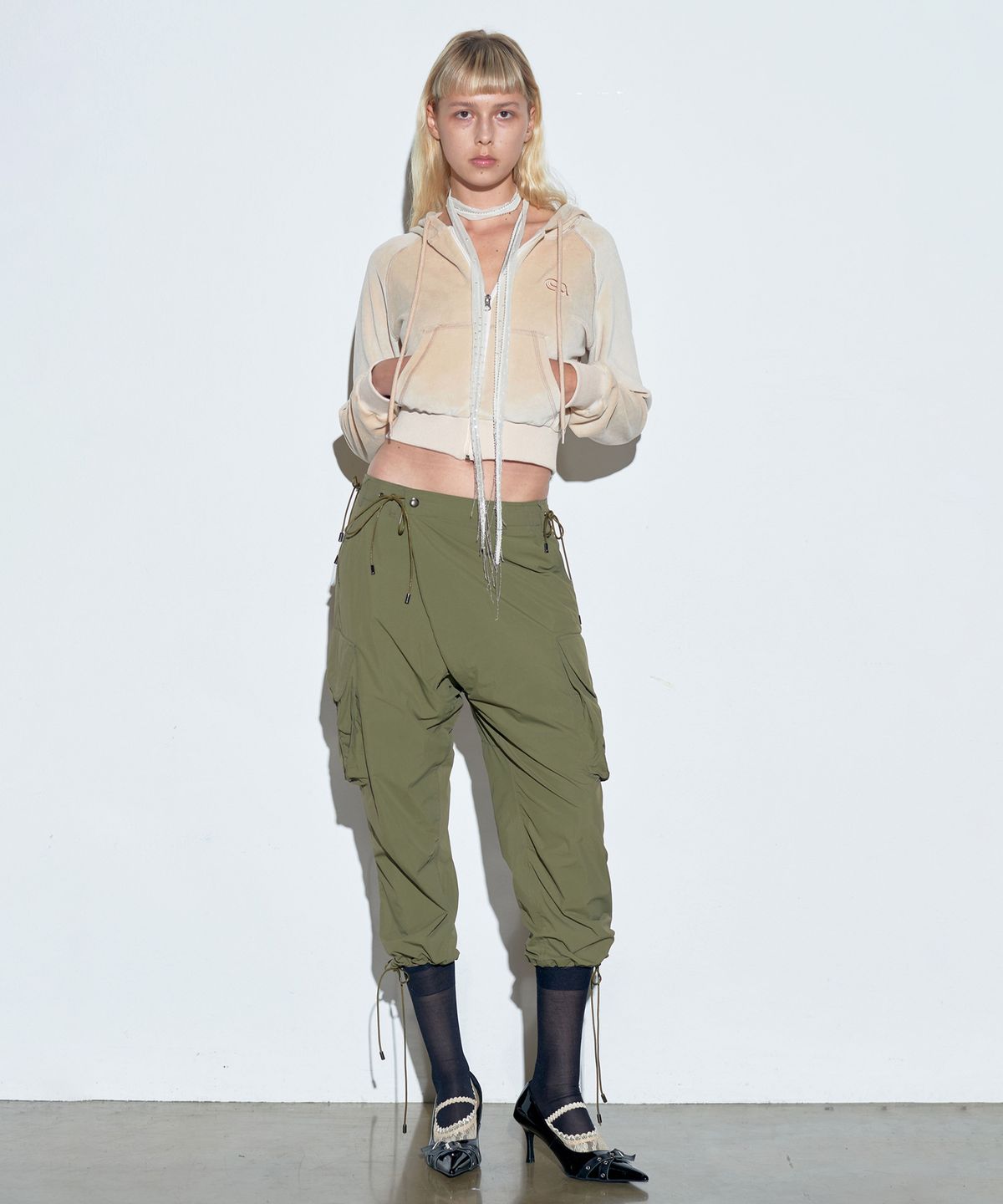스컬프터(SCULPTOR) Velour Crop Zip-Up Hoodie Ballerina Nude