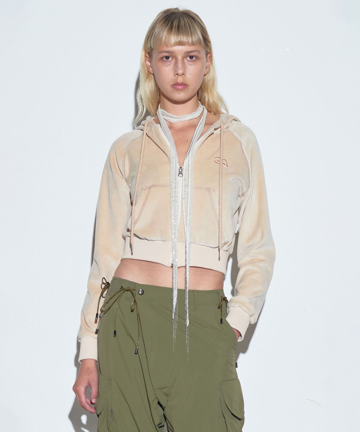 스컬프터(SCULPTOR) Velour Crop Zip-Up Hoodie Ballerina Nude