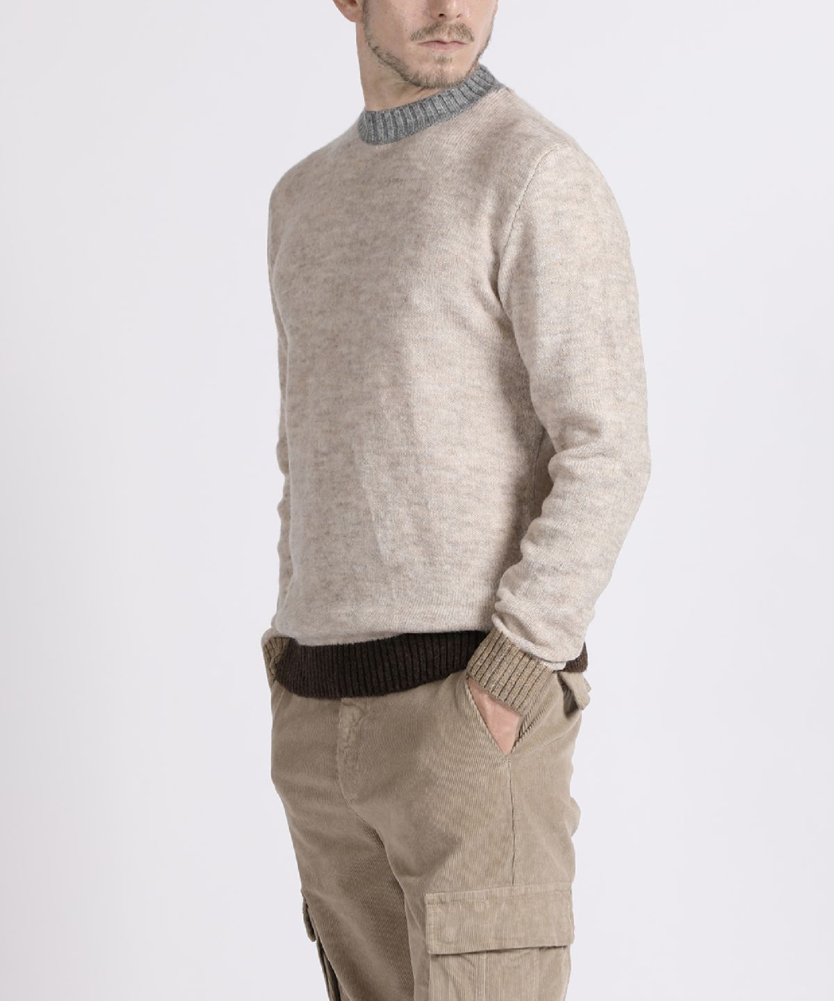 빠니깔레(PANICALE) 베이지 컬러배색 크루넥 니트