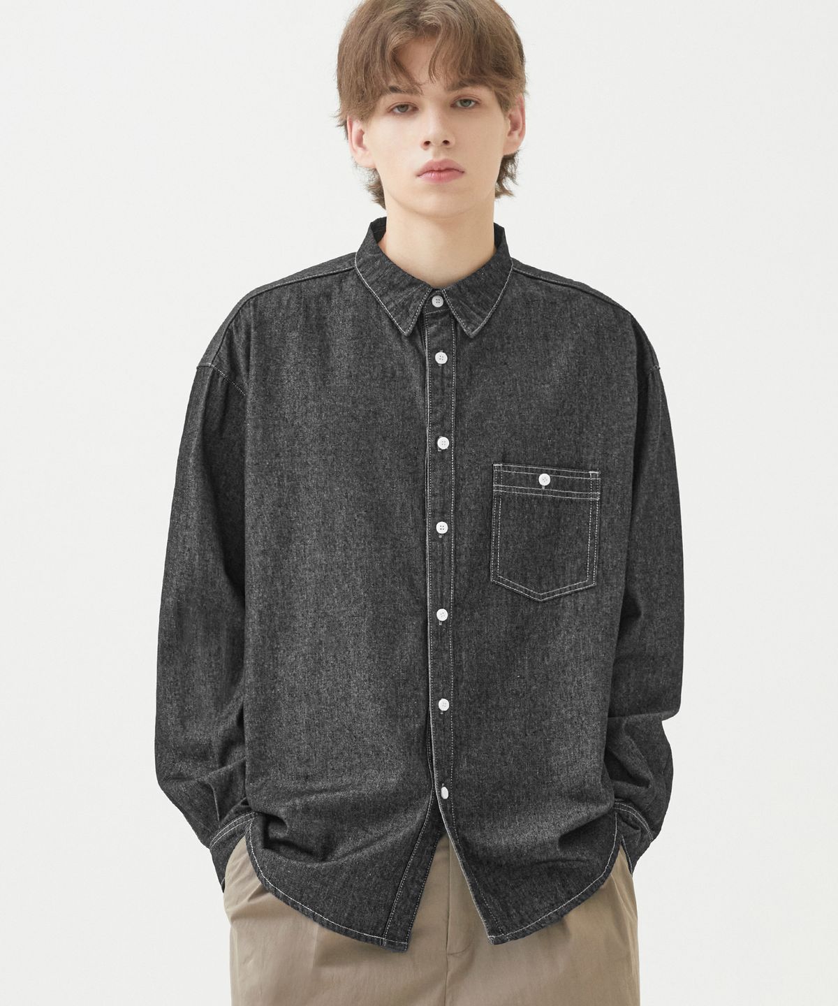 트릴리온(TRILLION) 스톤 워싱 오버핏 데님 긴팔 셔츠 (DEEP GRAY)