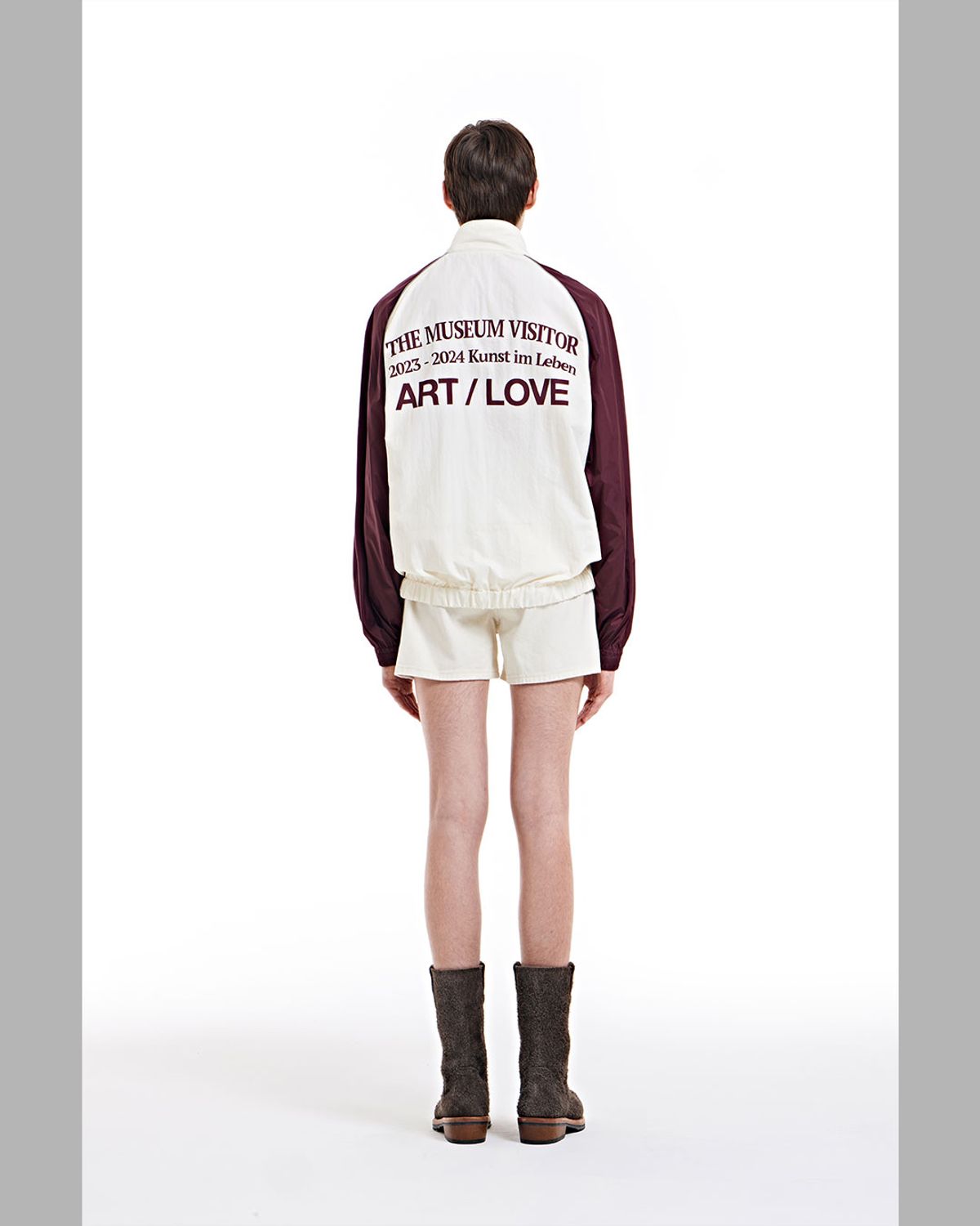 더뮤지엄비지터(THEMUSEUMVISITOR) REFLECTIVE LINE RAGLAN WINDBREAKER (RED)