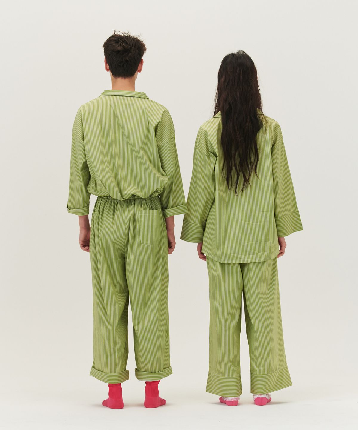 오끼뜨(OGGITT) (uni)도미토리 티킹 스트라이프 파자마 올리브