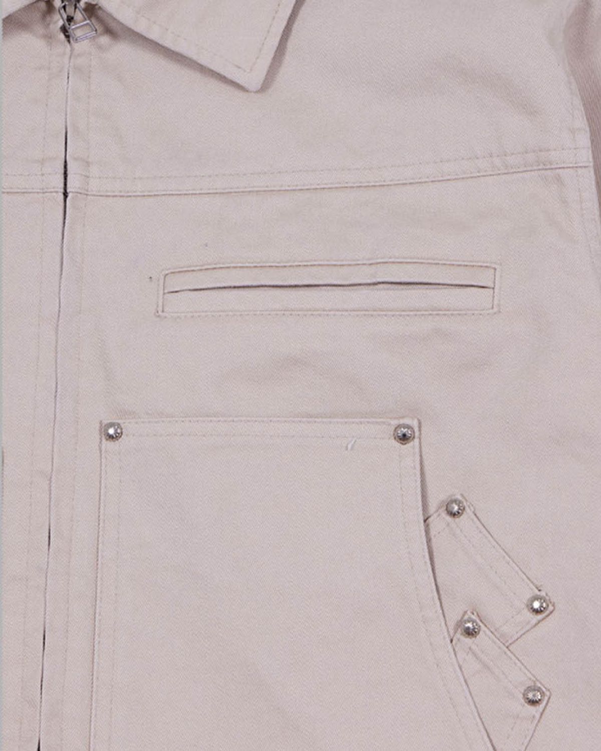 더뮤지엄비지터(THEMUSEUMVISITOR) STUD BACK LOGO CARPENTER JACKET (BEIGE)