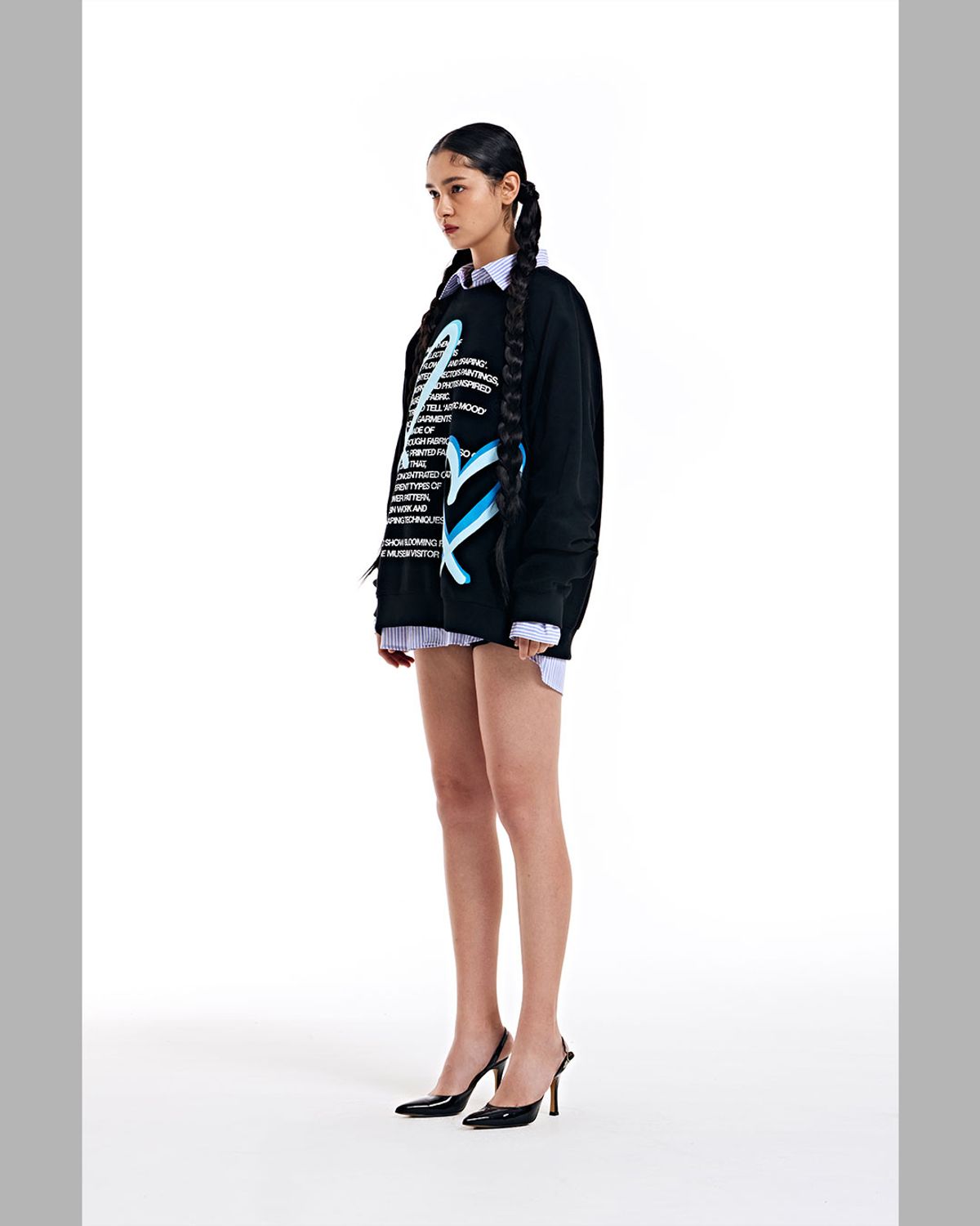 더뮤지엄비지터(THEMUSEUMVISITOR) HEART PRINTED INSIDE-OUT SWEATSHIRTS (BLACK)
