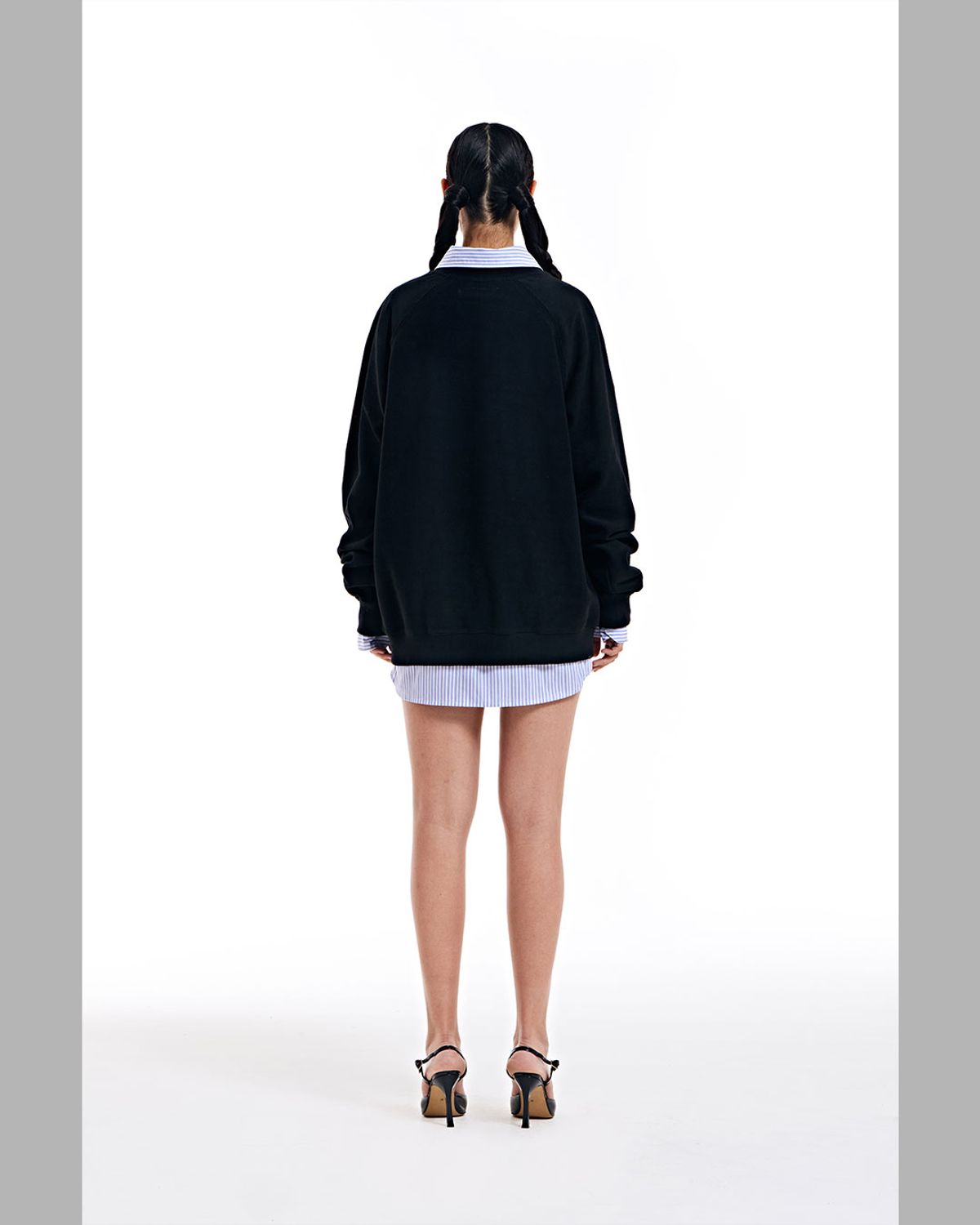 더뮤지엄비지터(THEMUSEUMVISITOR) HEART PRINTED INSIDE-OUT SWEATSHIRTS (BLACK)