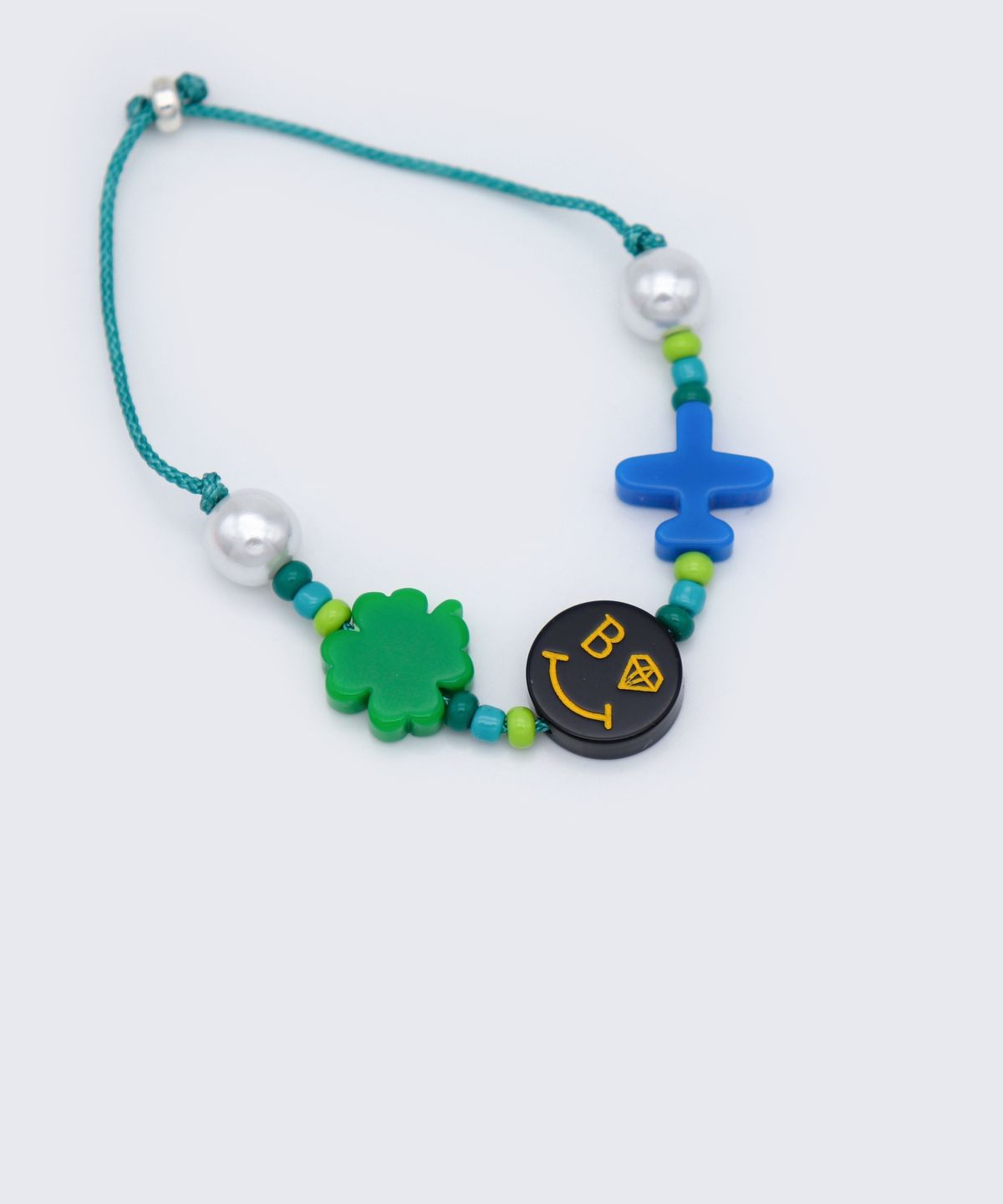 봉보(BONBEAU) Happy smile color motive knot Bracelet 스마일 컬러 아크릴 모티브 비즈 매듭 실팔찌