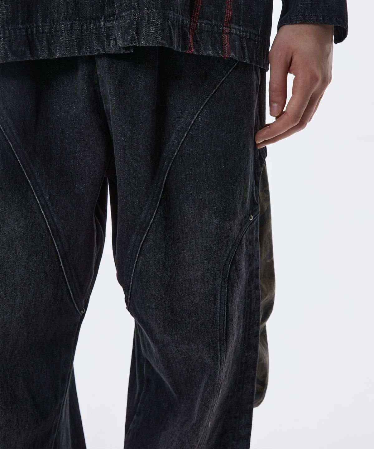 알에스에스씨(RSSC) INCISION SIDE WRINKLE DENIM PANTS - BLACK