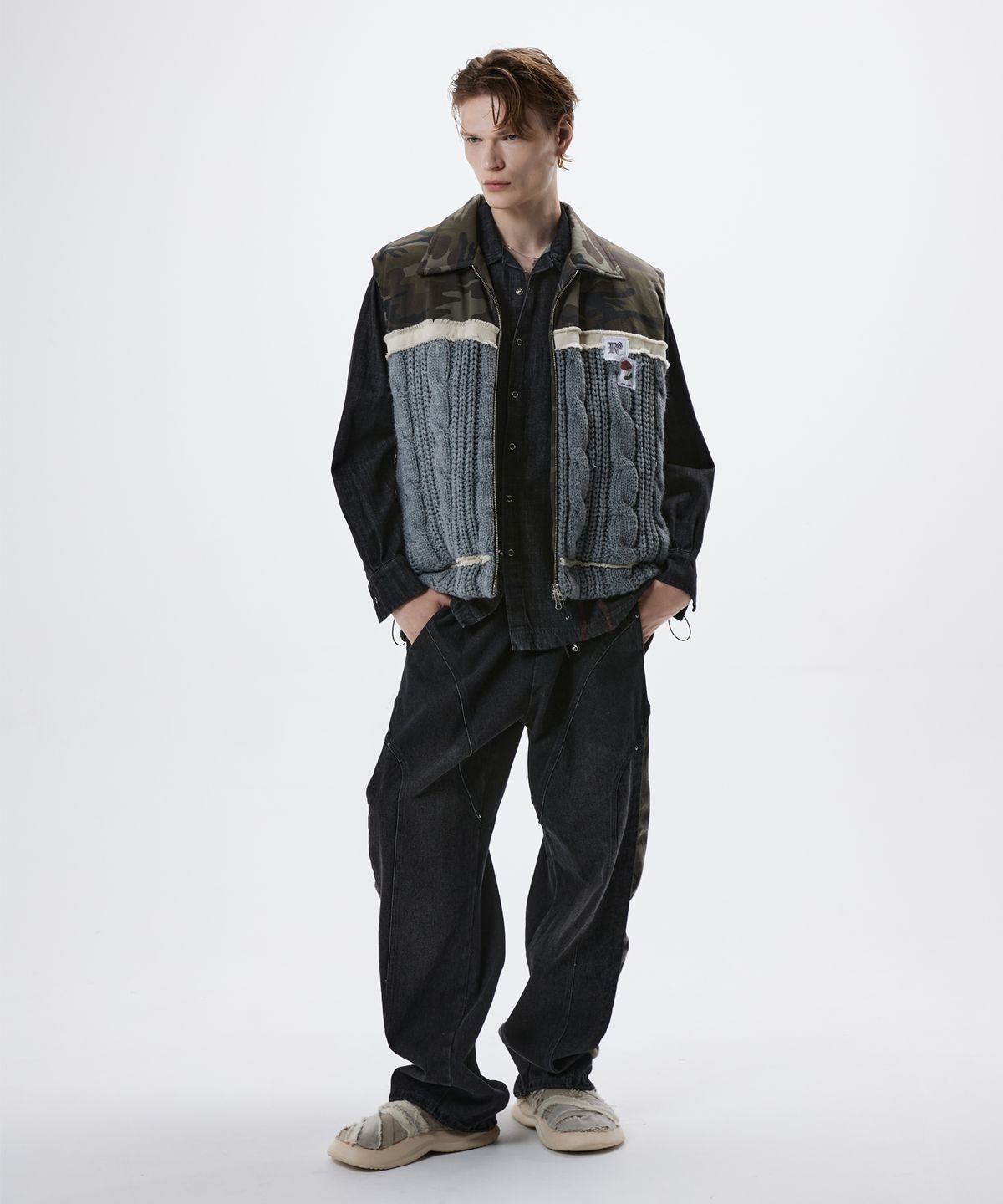 알에스에스씨(RSSC) DENIM & KNIT PADDING VEST - CAMO/GRAY