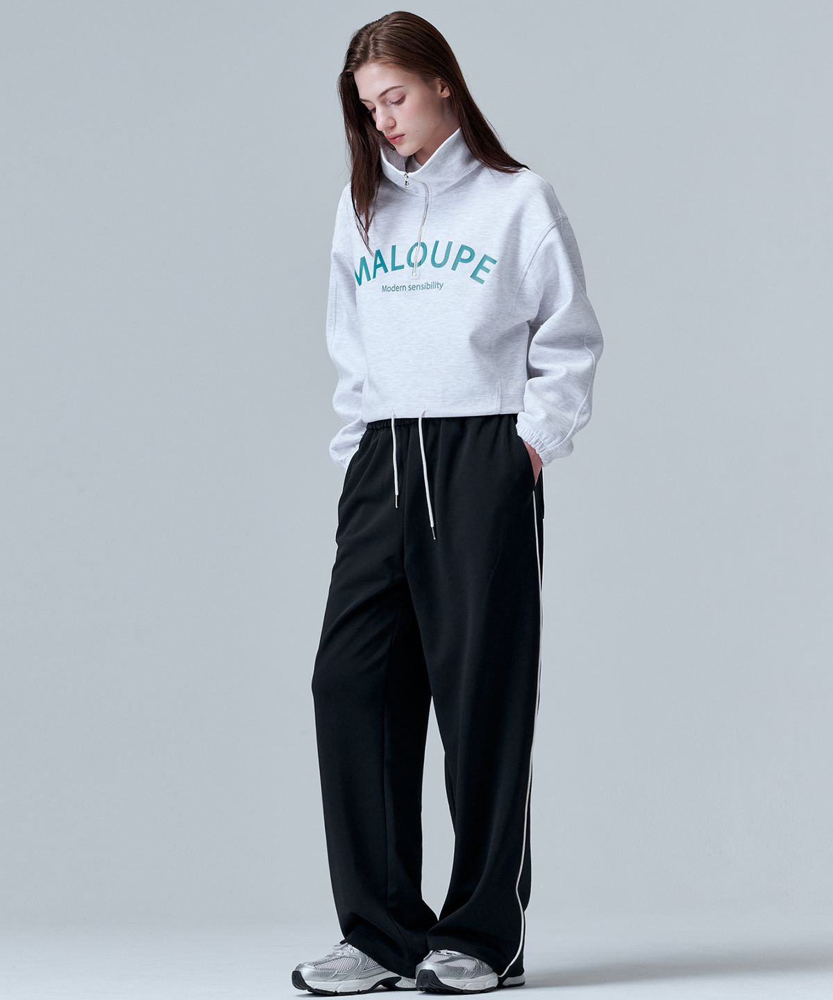 마롭(MALOUPE) 5302 아노락 크롭 스웻셔츠 (라이트 그레이)
