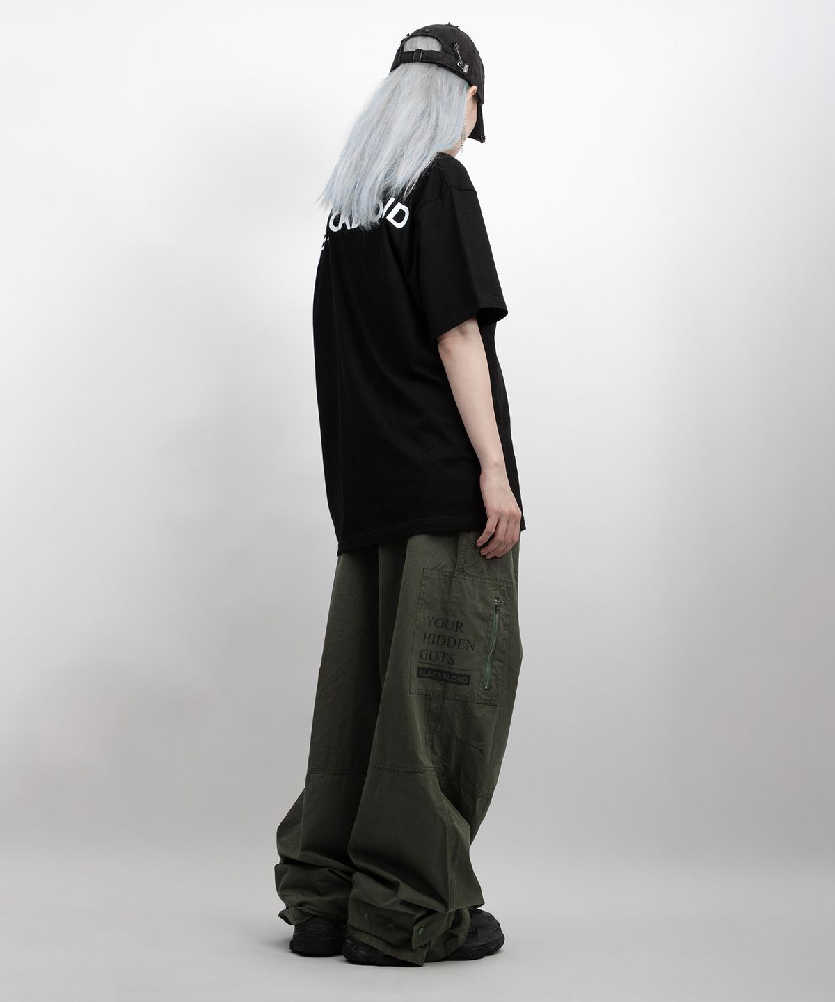 블랙블론드(BLACKBLOND) 비비디 히든 거츠 로고 와이드 카고 팬츠 (카키)