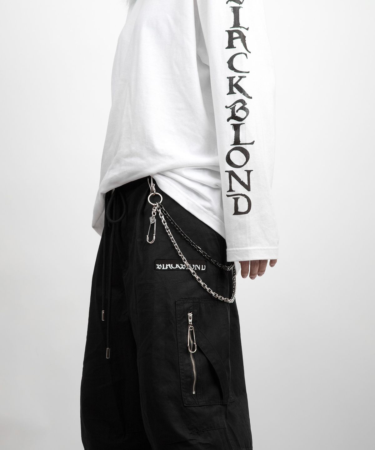 블랙블론드(BLACKBLOND) 비비디 히든 거츠 로고 와이드 카고 팬츠 (블랙)