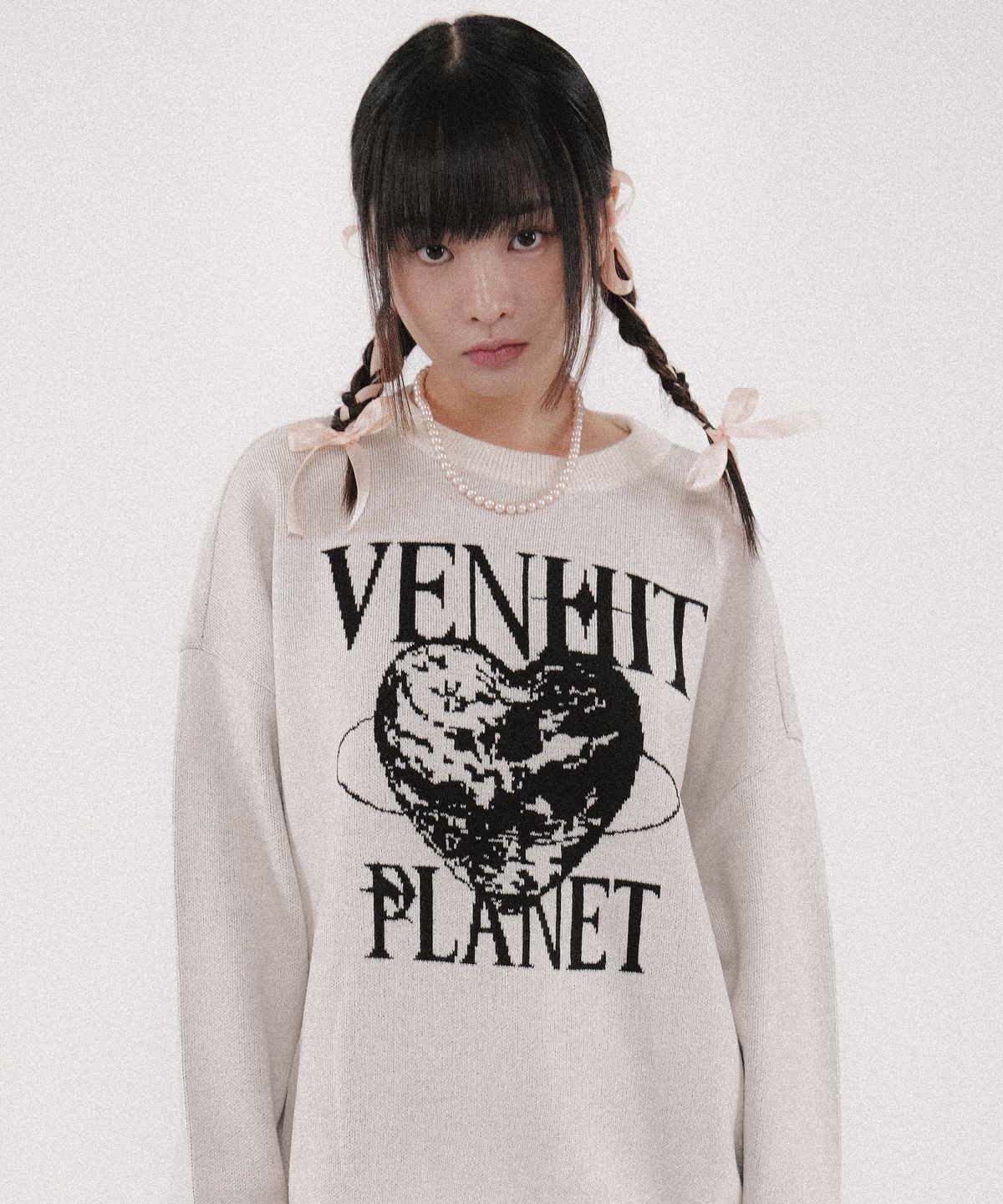 벤힛(VENHIT) BLACK PLANET 자카드 니트[IVORY]