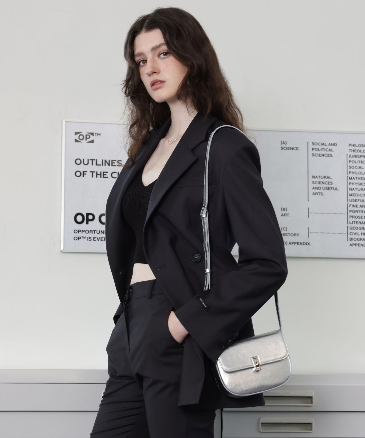 러브참(LOVECHARM) [사라 새들백_실버] Sara Saddle Bag_Silver