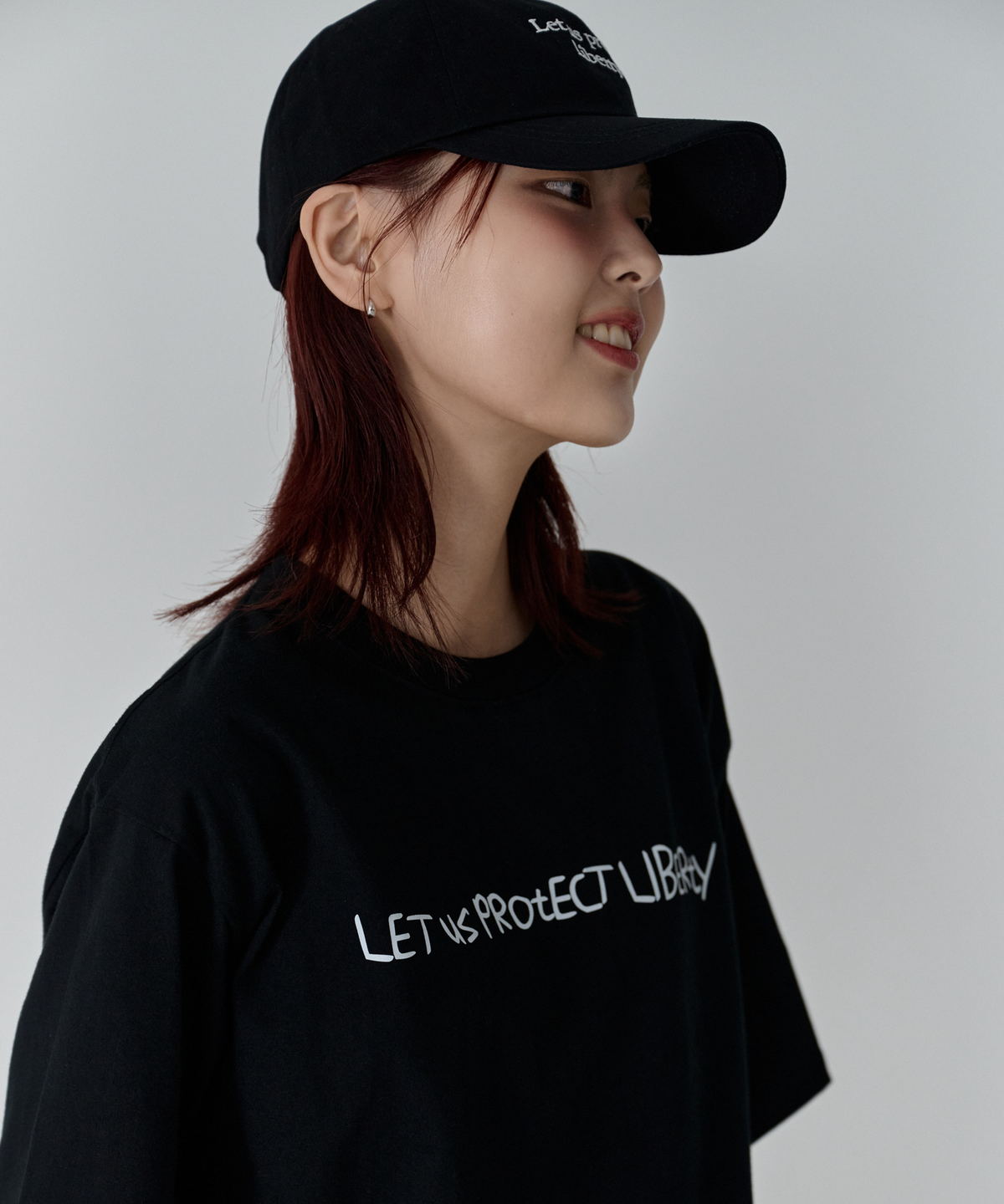 러플(LUPL) 레터링 로고 티셔츠 블랙