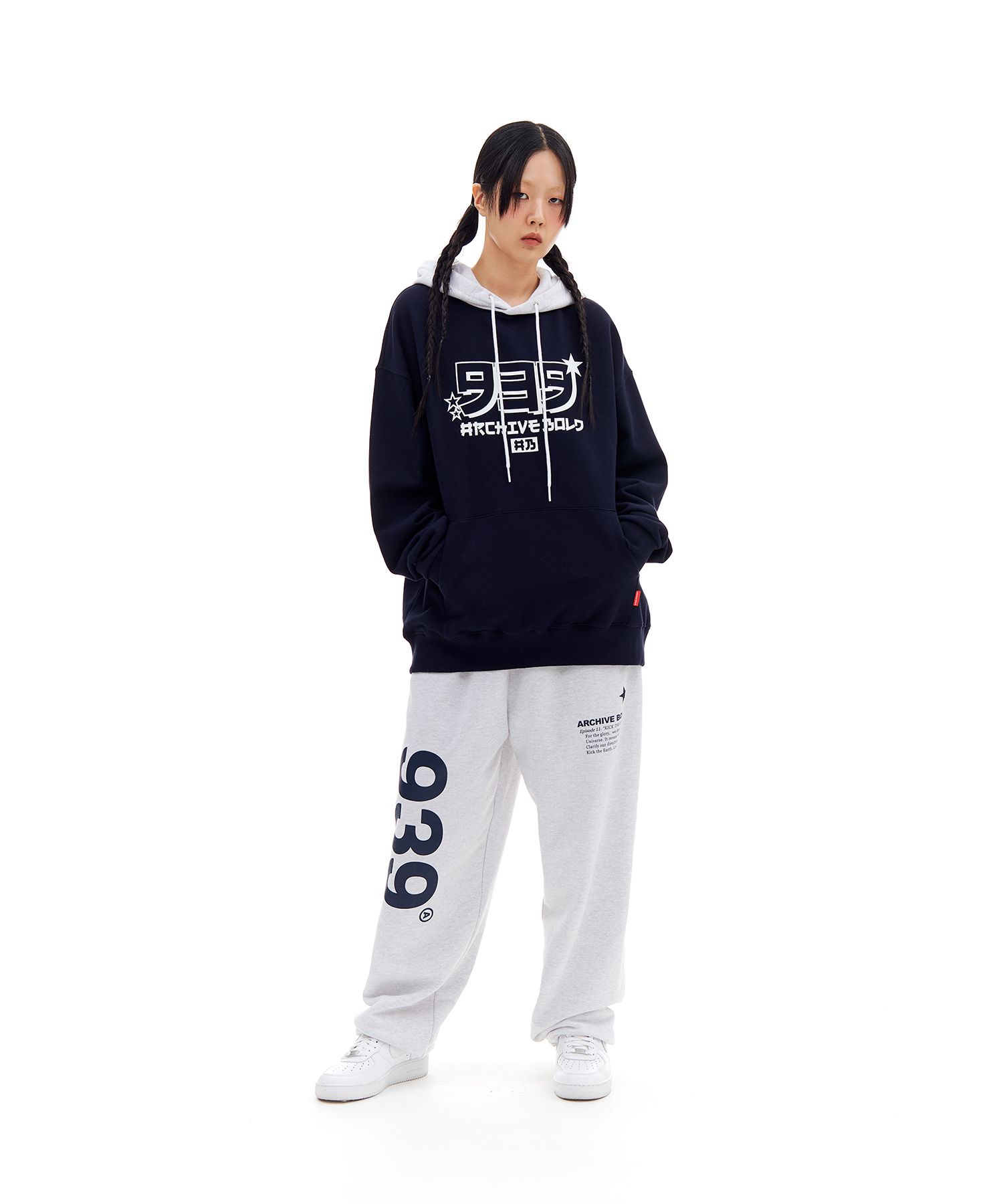 MUSINSA | ARCHIVE BOLD 939 LOGO SWEAT PANTS (LIGHT GRAY)