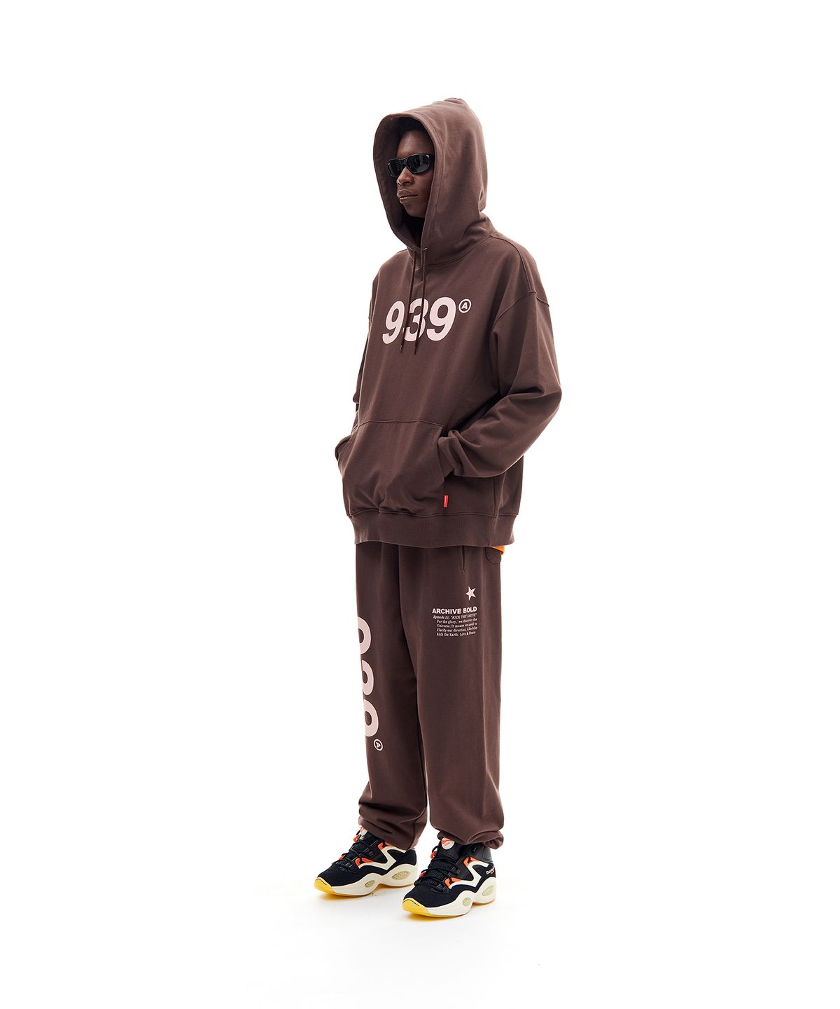 아카이브 볼드(ARCHIVE BOLD) 939 LOGO HOOD (BROWN)