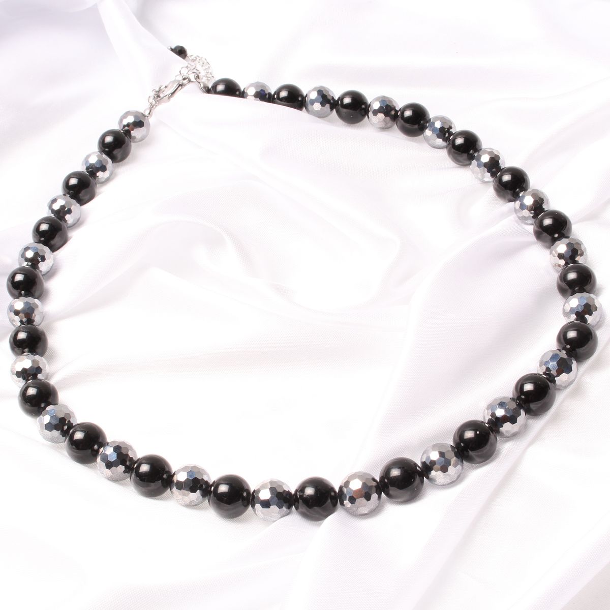 비엔베투(Bien Vetu) 10mm 카빙 테라헤르츠 블랙 토르말린 목걸이