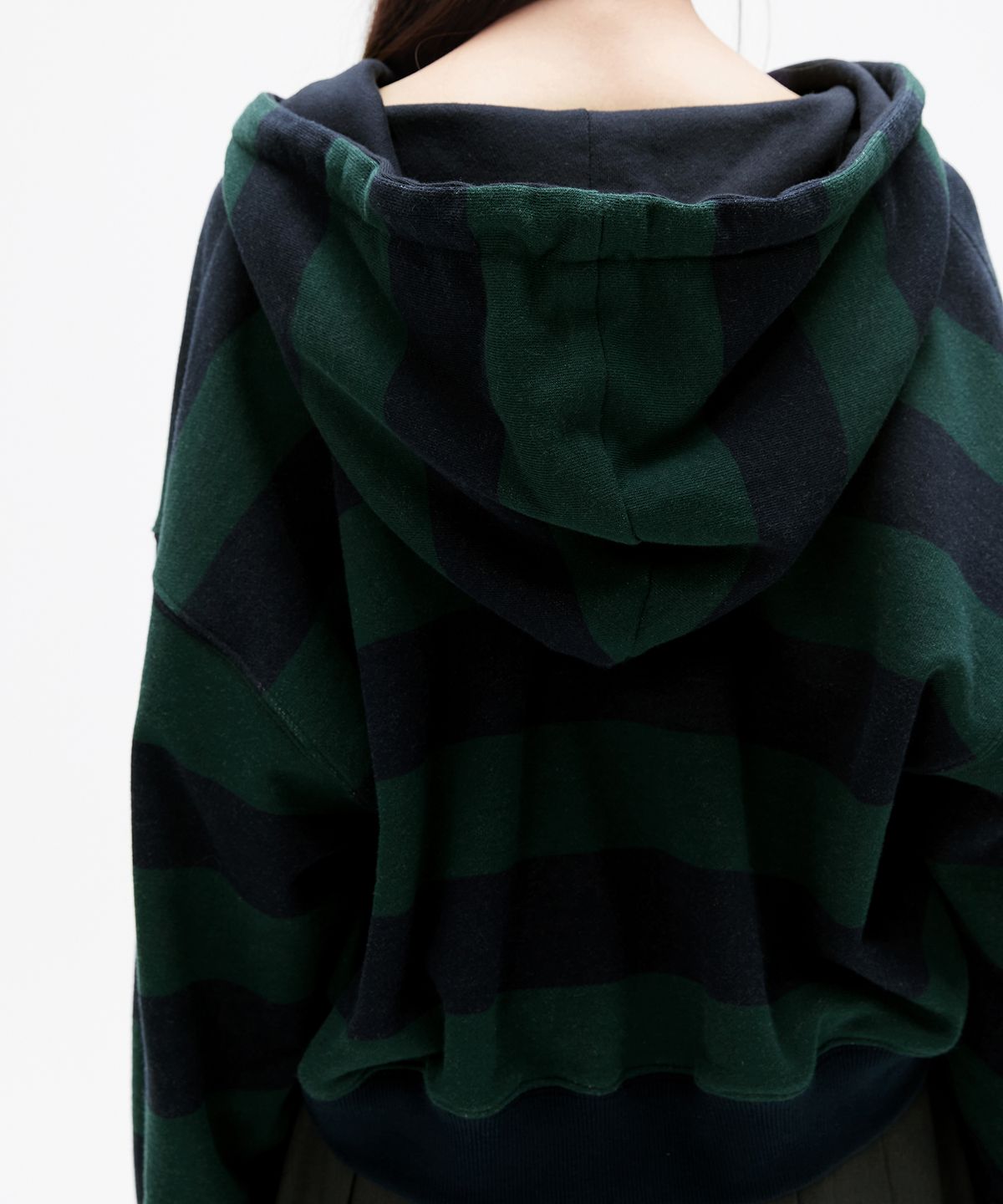 해바이해킴(HAE BY HAEKIM) STRIPE CROP HOODIE_GREEN