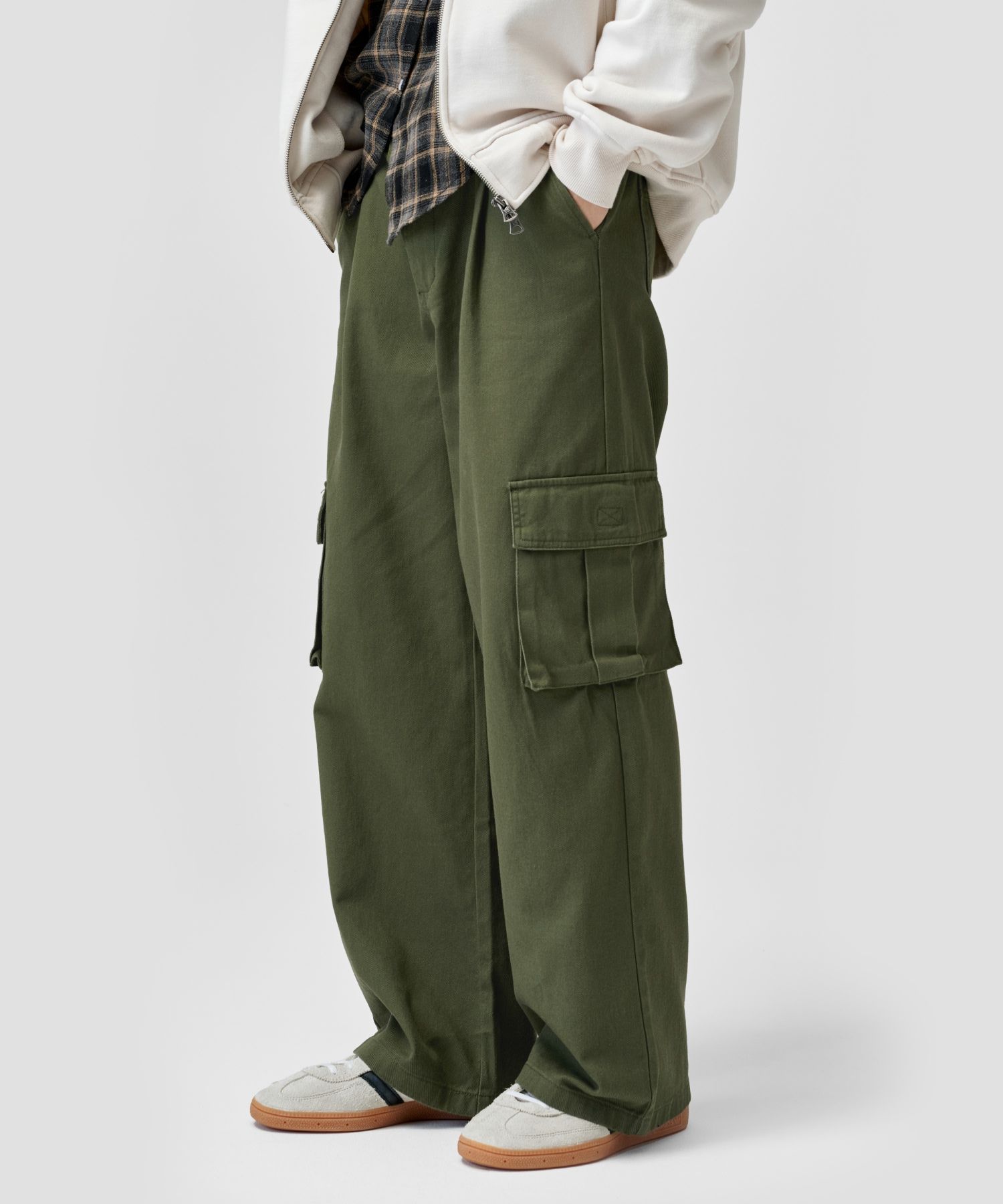 MUSINSA | AGOD Wide big pocket Cotton cargo bendable pants [haki]