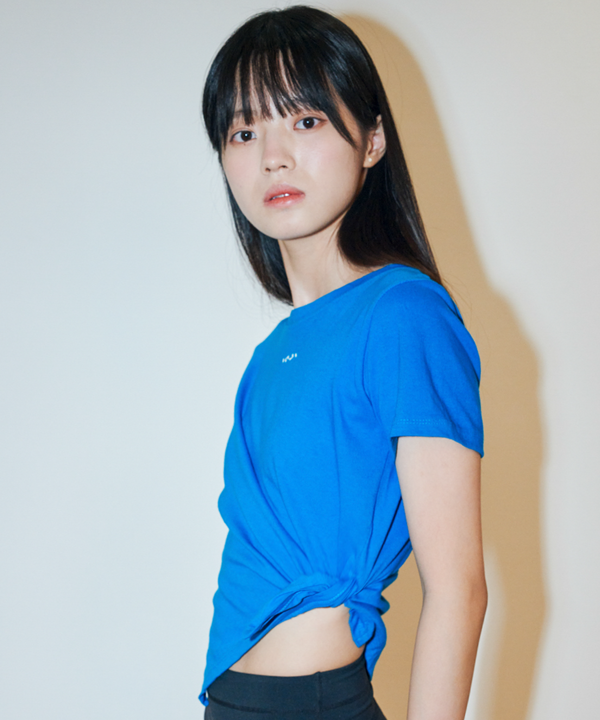 인지액티브(INJIACTIVE) 타이 사이드 티 비비드블루