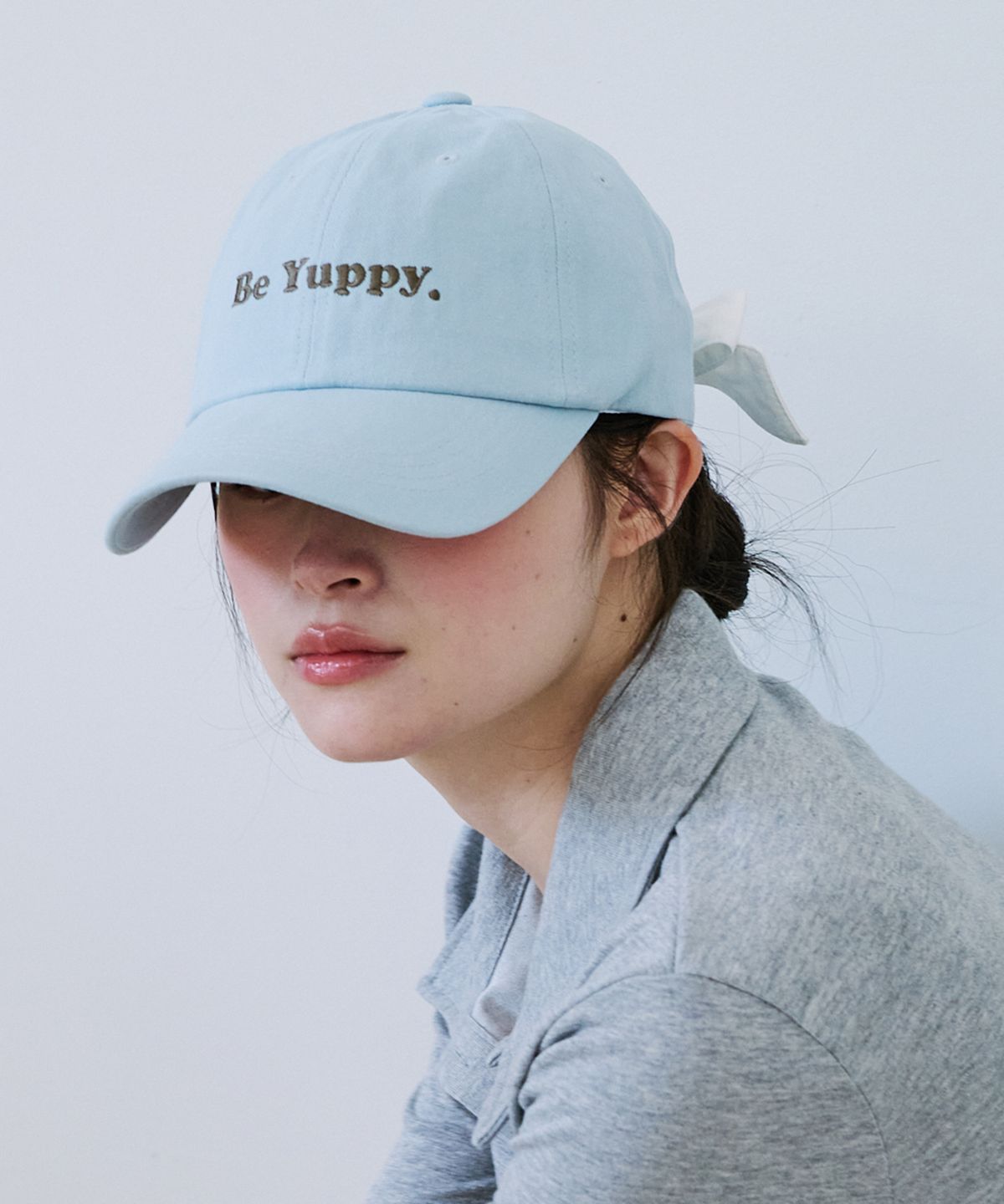 엽페(YUPPE) Y RIBBON BALL CAP_SKY BLUE