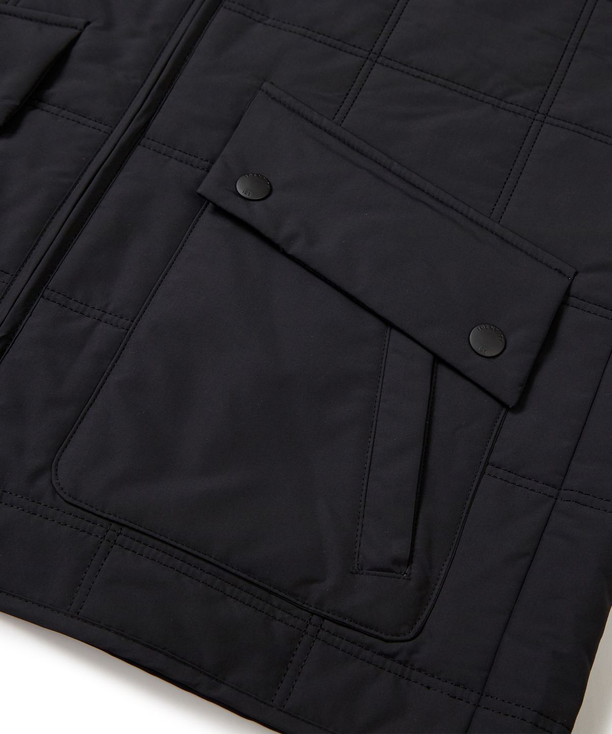 이에이(IEY) CROSS QUILTING VEST Black