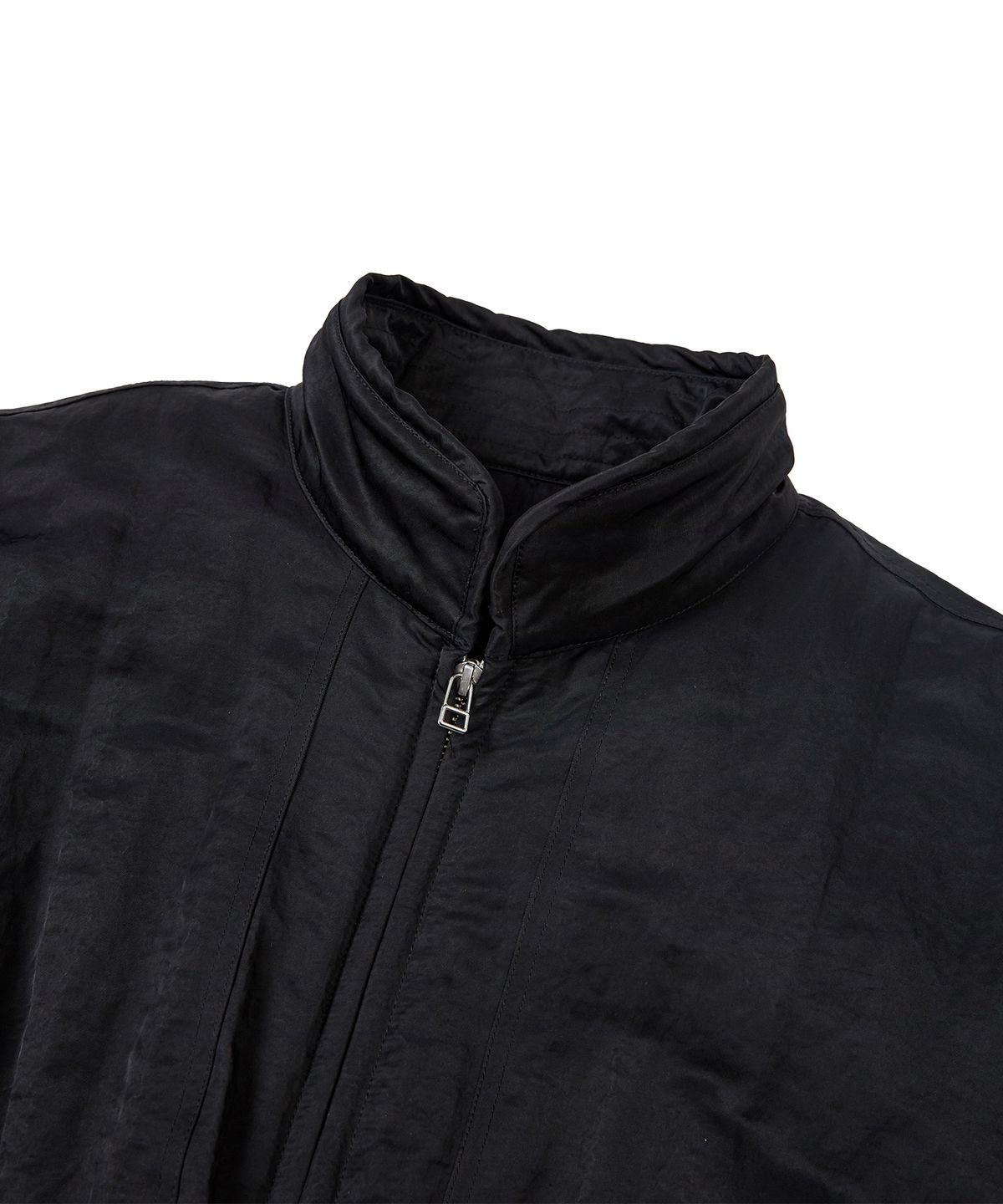 이에이(IEY) WIRE COLLAR OVERSIZED JUMPER Black