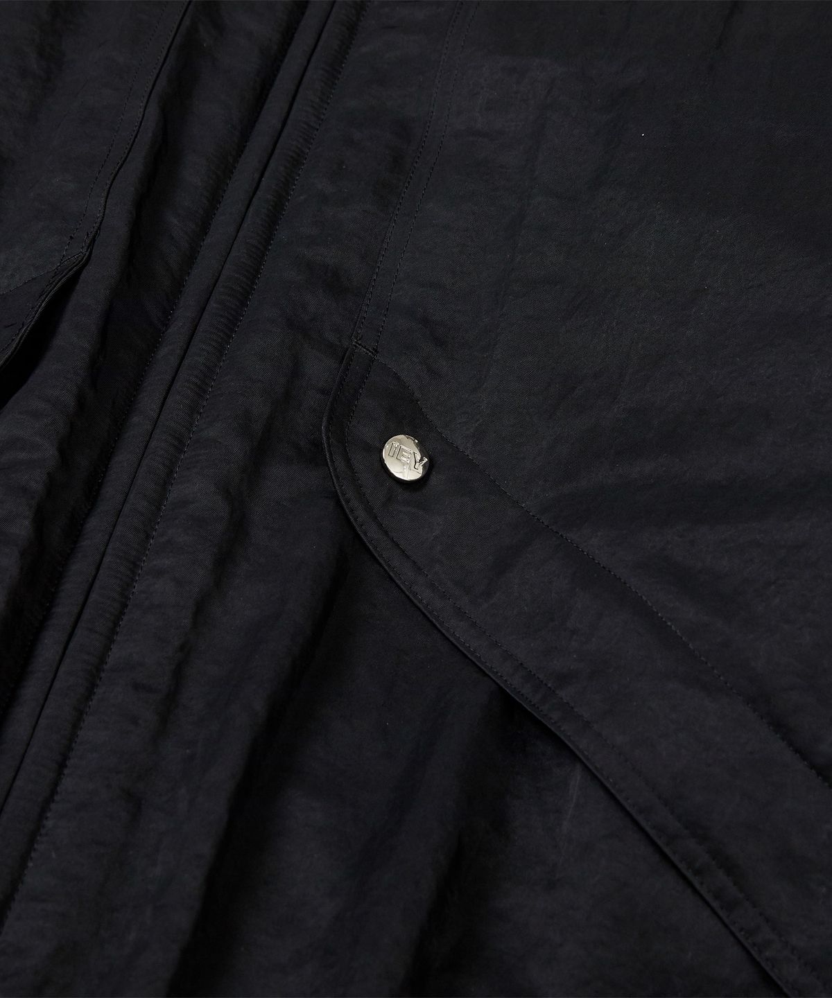 이에이(IEY) WIRE COLLAR OVERSIZED JUMPER Black