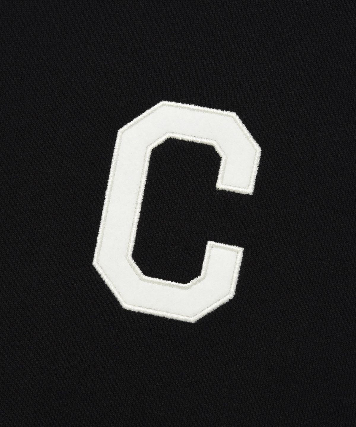 커버낫(COVERNAT) C 로고 하프 집업 맨투맨 블랙