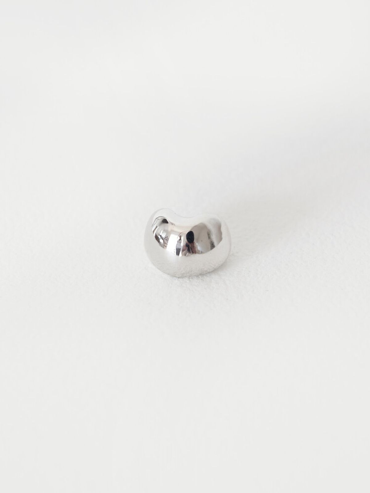 빈움(VINOOM) chubby heart earcuff (이어커프)