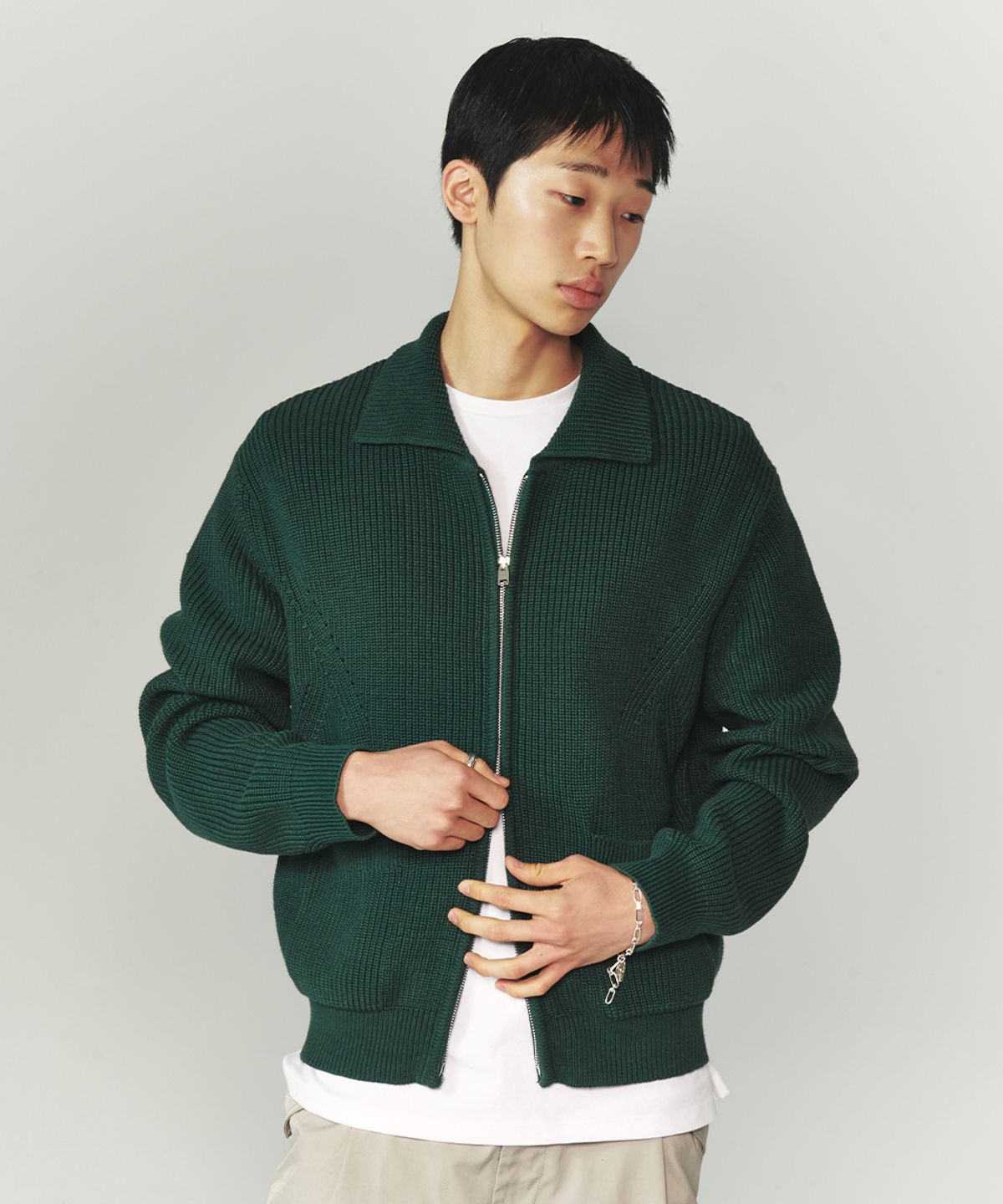 인템포무드(INTEMPOMOOD) 모노톤 풀 집업 니트_다크그린