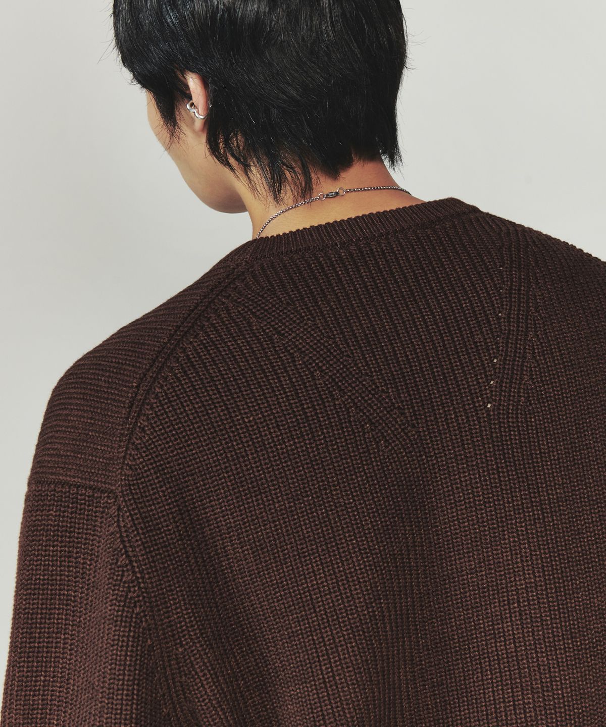 인템포무드(INTEMPOMOOD) 하찌 엘보 볼륨 풀오버_브라운