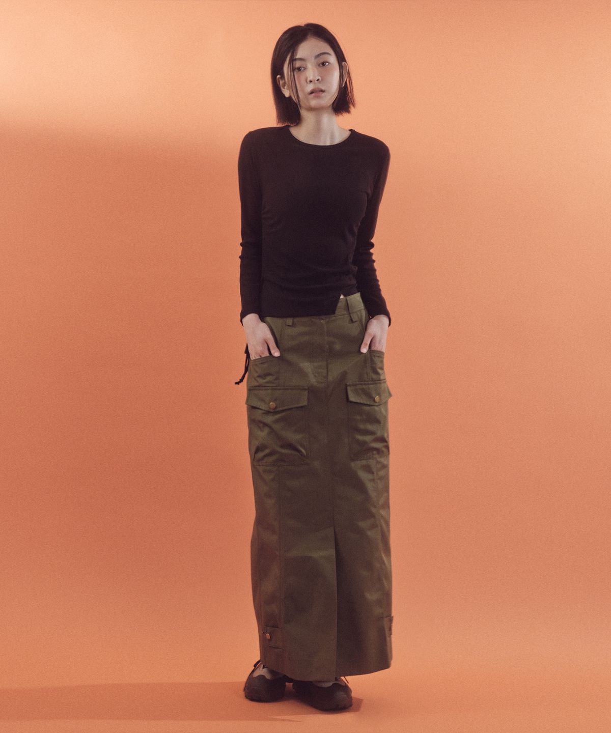 마욜(MAYOL) 유틸리티 아웃포켓 롱 스커트_카키