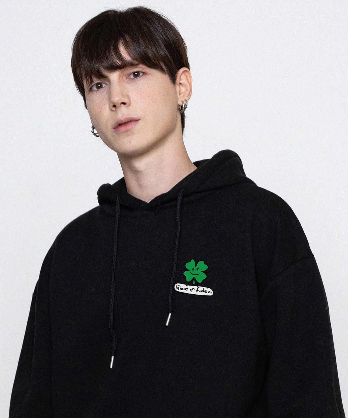 그레이버(GRAVER) [UNISEX]클로버 보드 후드티_블랙