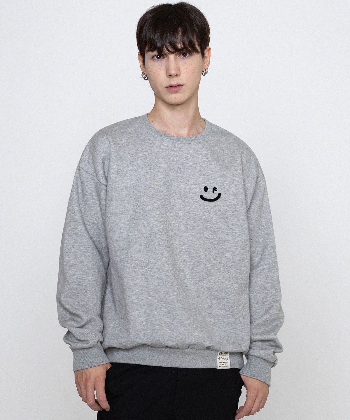그레이버(GRAVER) [UNISEX]스몰 드로잉스마일 맨투맨_그레이
