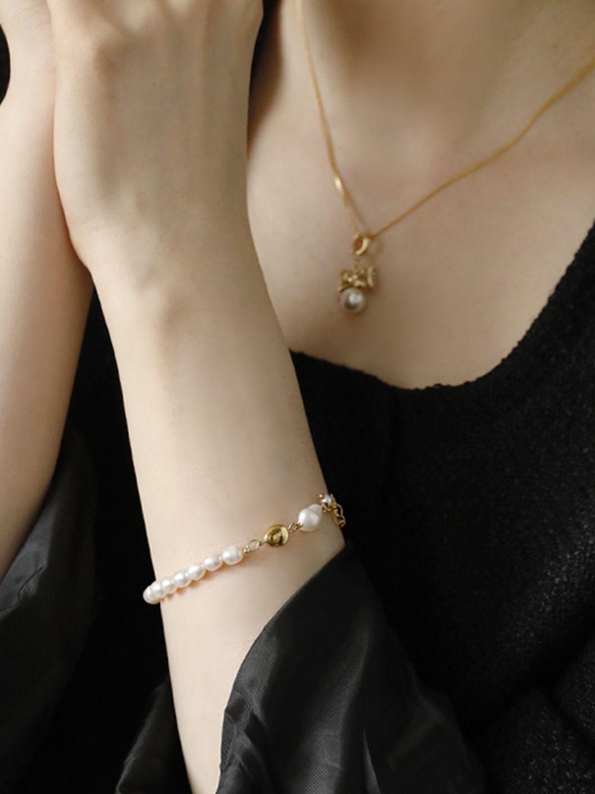 소수(SOSOO) Freshwater Pearl Gold Ball Bracelet 천연 진주 골드 볼 팔찌